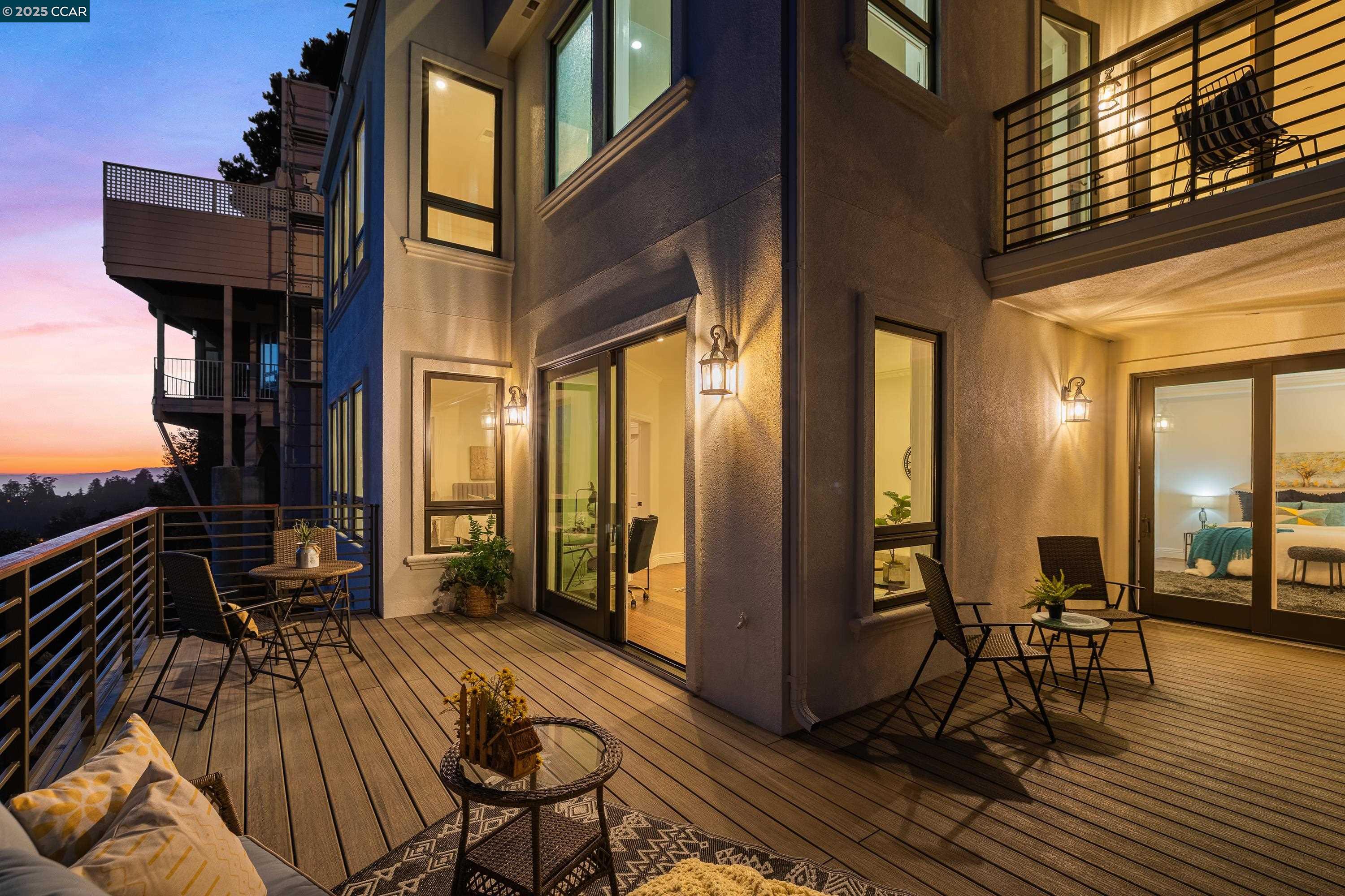 Detail Gallery Image 13 of 55 For 6979 Elverton Dr, Oakland,  CA 94611 - 5 Beds | 5/1 Baths