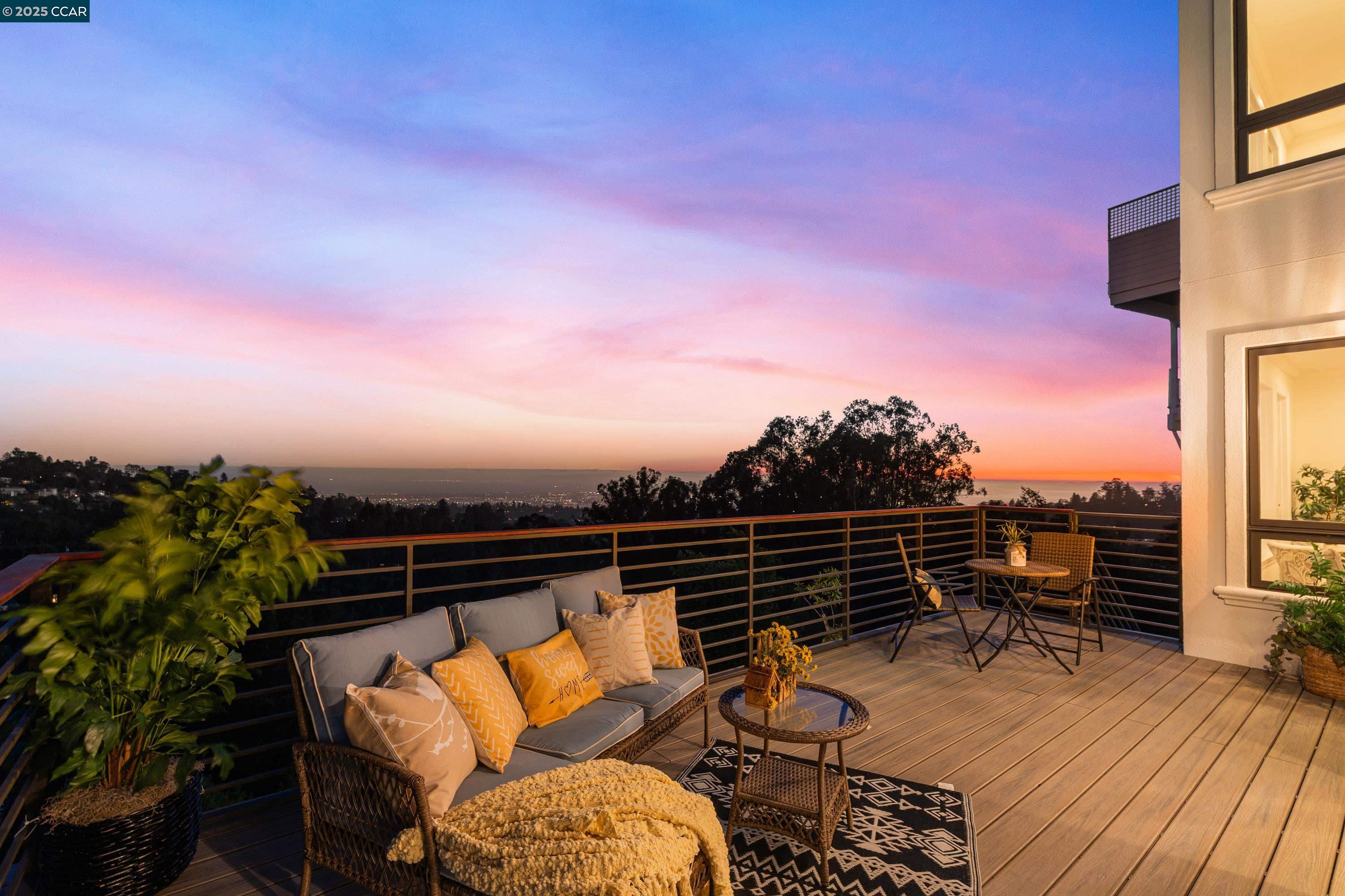 Detail Gallery Image 16 of 55 For 6979 Elverton Dr, Oakland,  CA 94611 - 5 Beds | 5/1 Baths