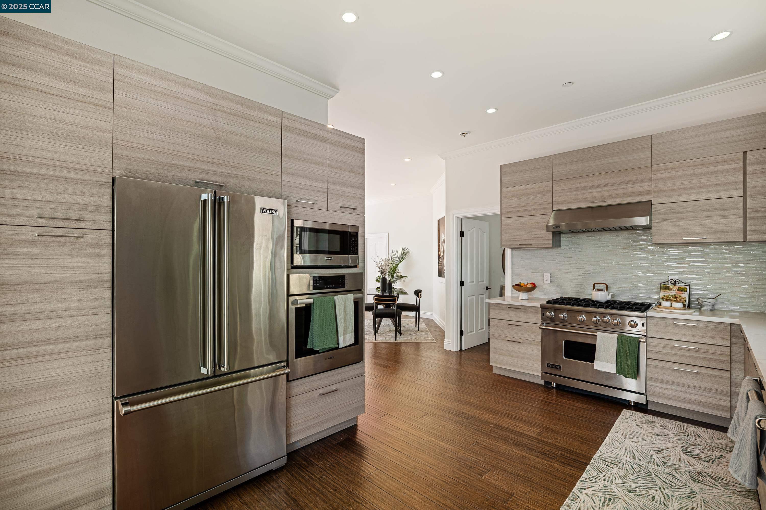 Detail Gallery Image 33 of 55 For 6979 Elverton Dr, Oakland,  CA 94611 - 5 Beds | 5/1 Baths