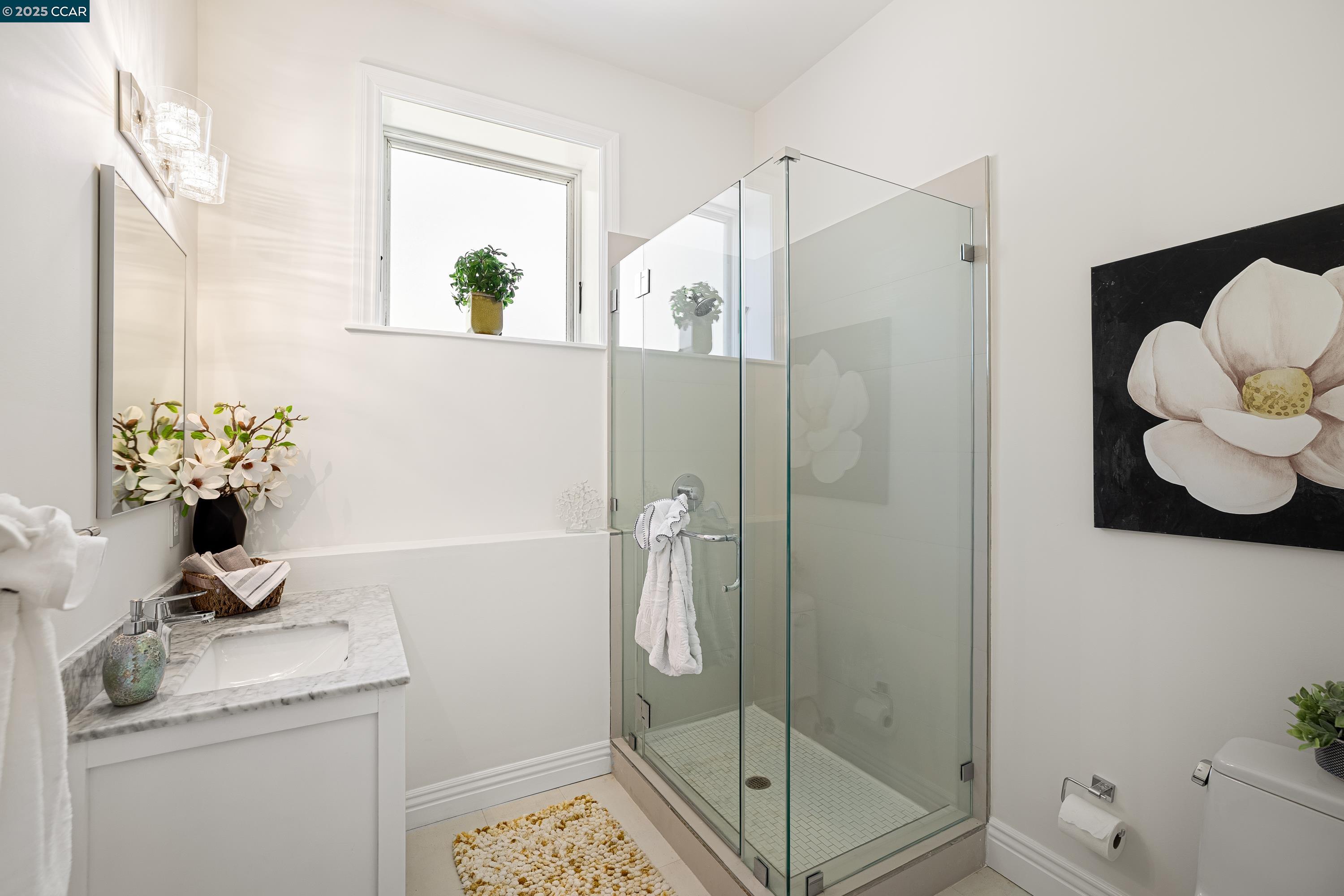 Detail Gallery Image 35 of 55 For 6979 Elverton Dr, Oakland,  CA 94611 - 5 Beds | 5/1 Baths