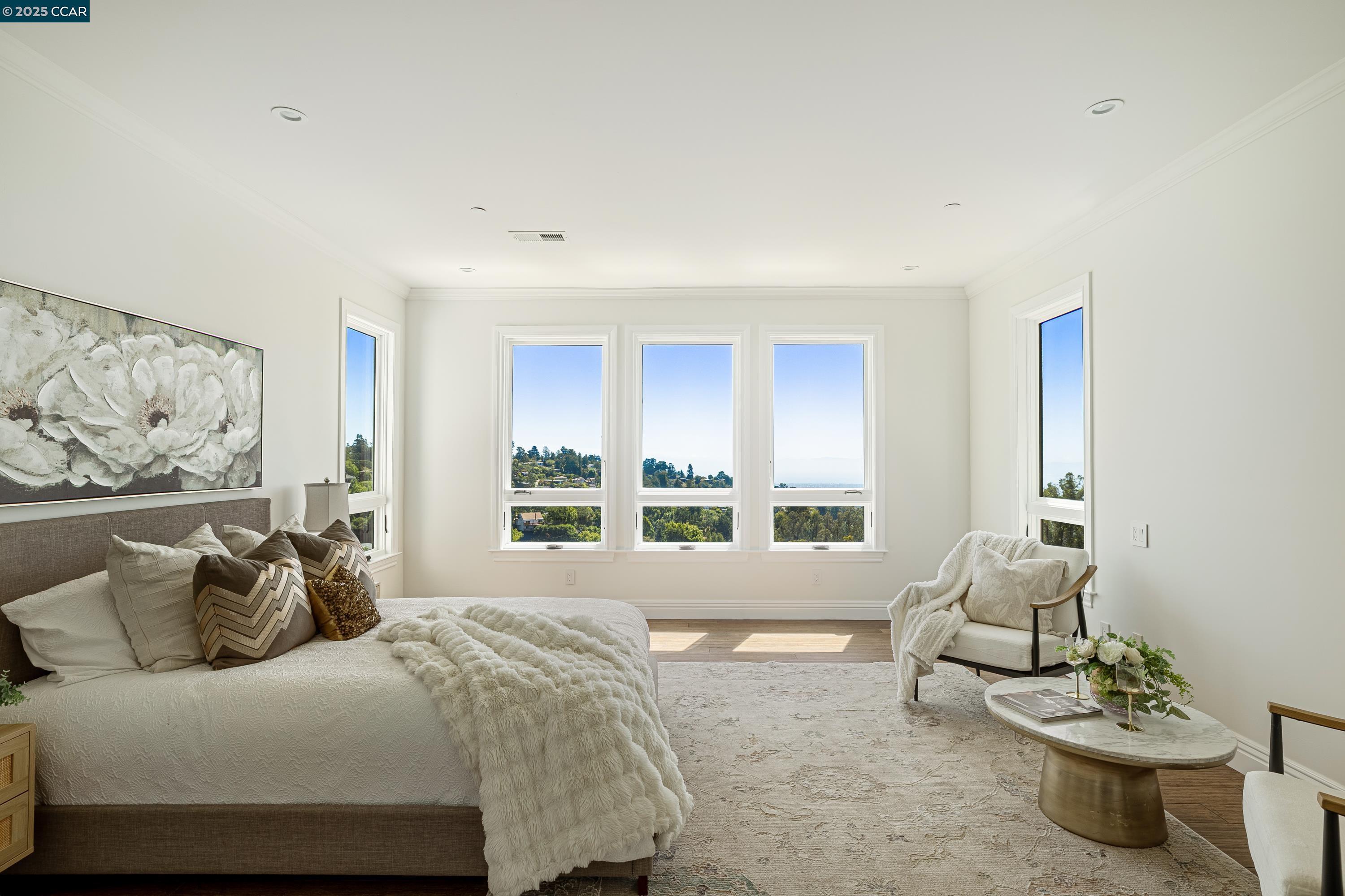 Detail Gallery Image 38 of 55 For 6979 Elverton Dr, Oakland,  CA 94611 - 5 Beds | 5/1 Baths