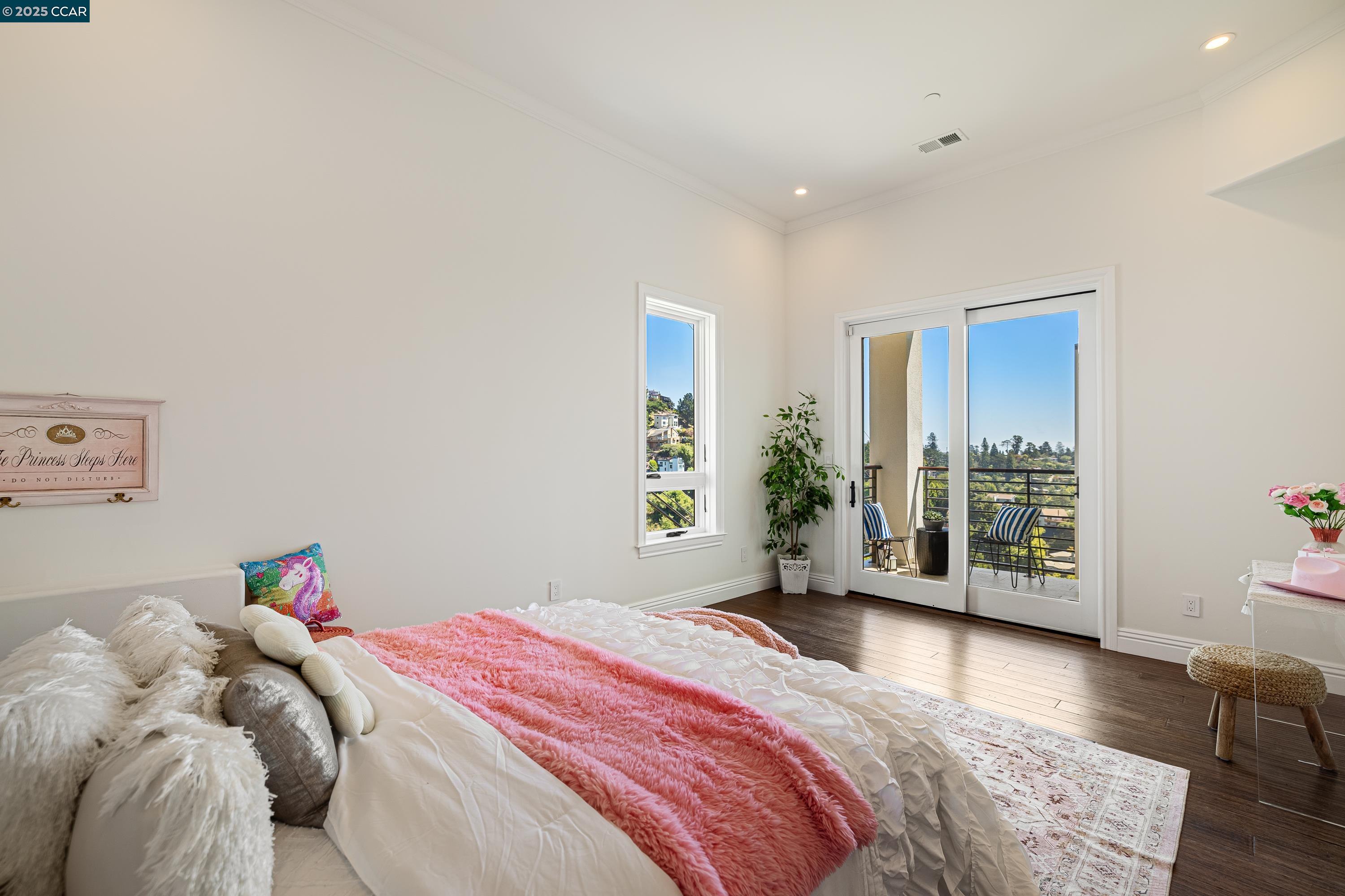 Detail Gallery Image 43 of 55 For 6979 Elverton Dr, Oakland,  CA 94611 - 5 Beds | 5/1 Baths