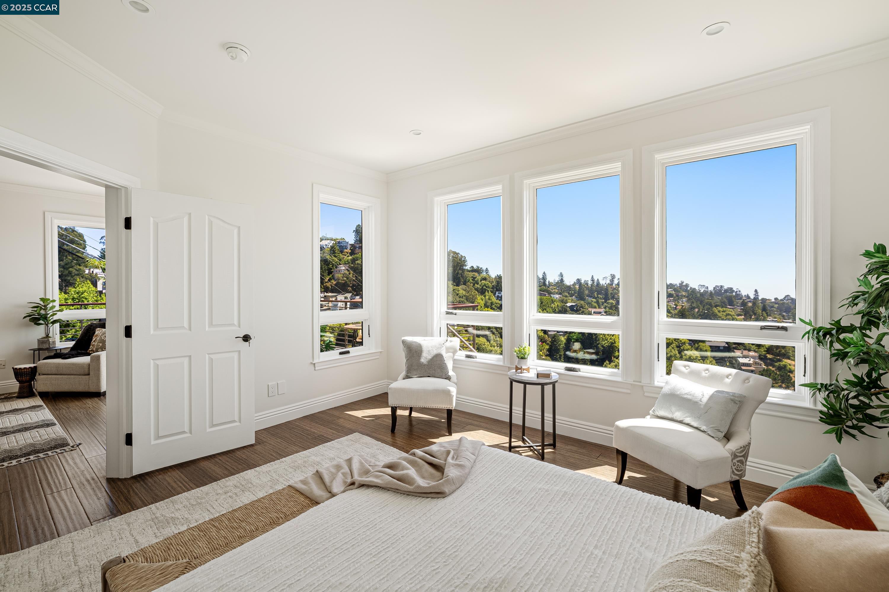 Detail Gallery Image 50 of 55 For 6979 Elverton Dr, Oakland,  CA 94611 - 5 Beds | 5/1 Baths
