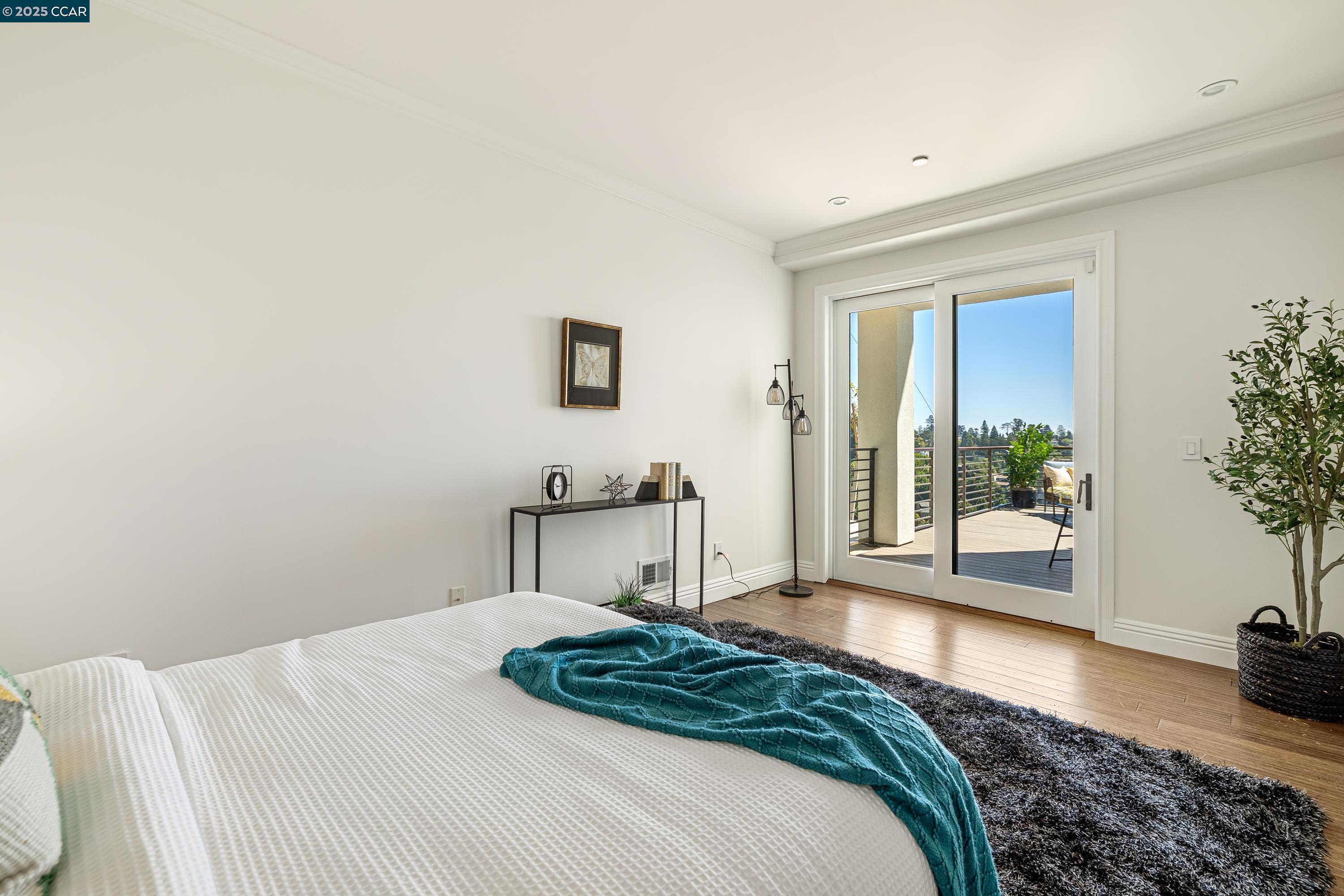 Detail Gallery Image 54 of 55 For 6979 Elverton Dr, Oakland,  CA 94611 - 5 Beds | 5/1 Baths