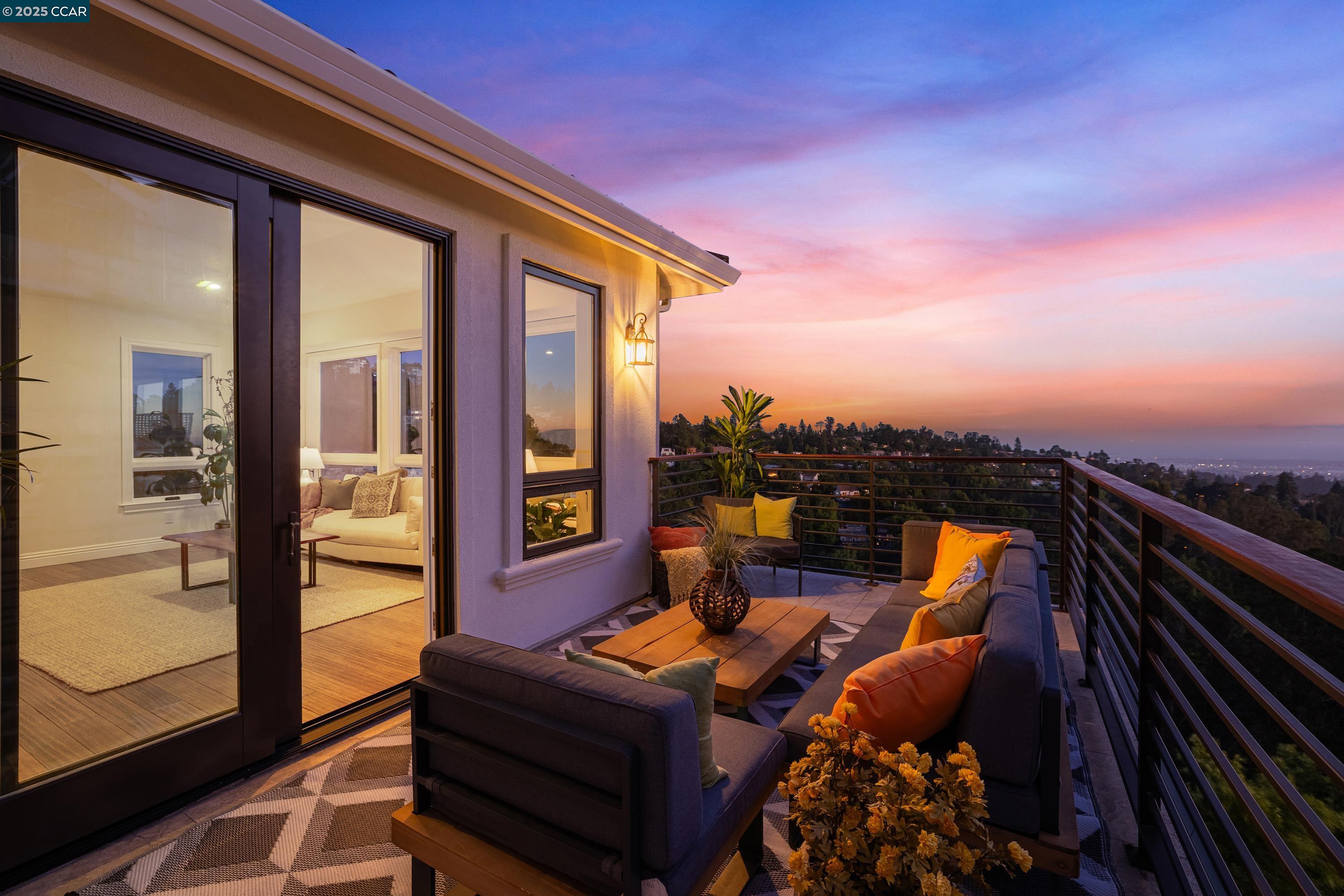 Detail Gallery Image 7 of 55 For 6979 Elverton Dr, Oakland,  CA 94611 - 5 Beds | 5/1 Baths