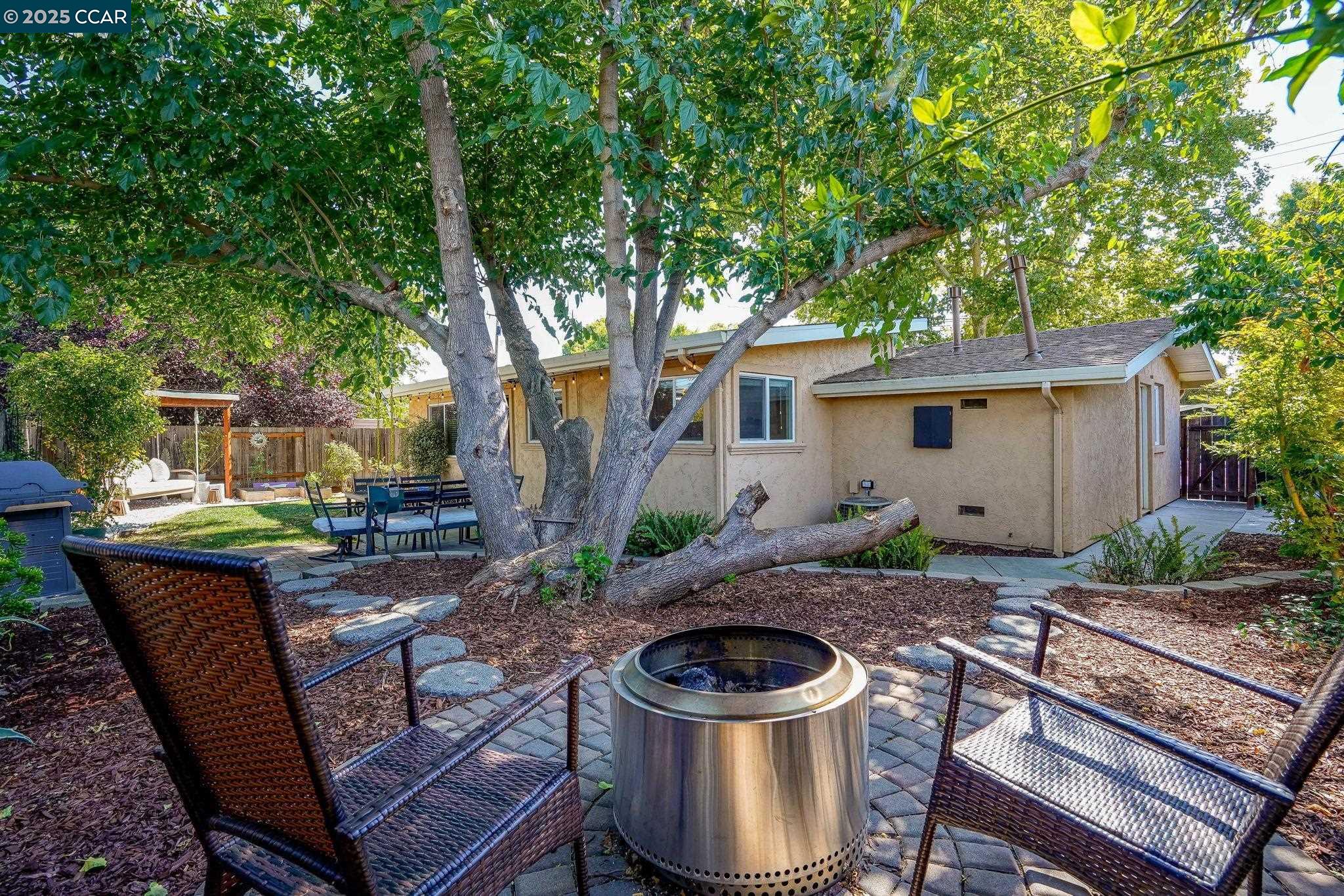 Detail Gallery Image 21 of 28 For 3337 Esperanza Dr, Concord,  CA 94519 - 3 Beds | 2 Baths