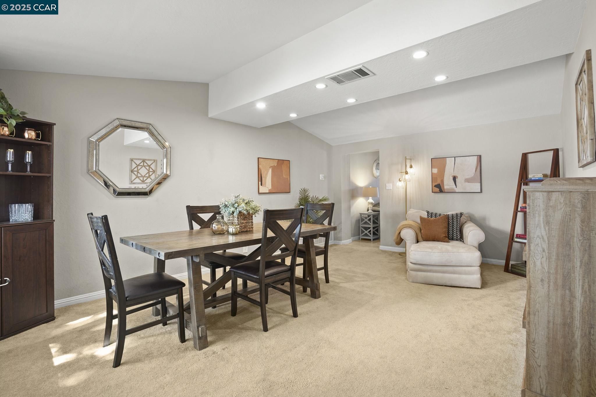 Detail Gallery Image 5 of 28 For 3337 Esperanza Dr, Concord,  CA 94519 - 3 Beds | 2 Baths