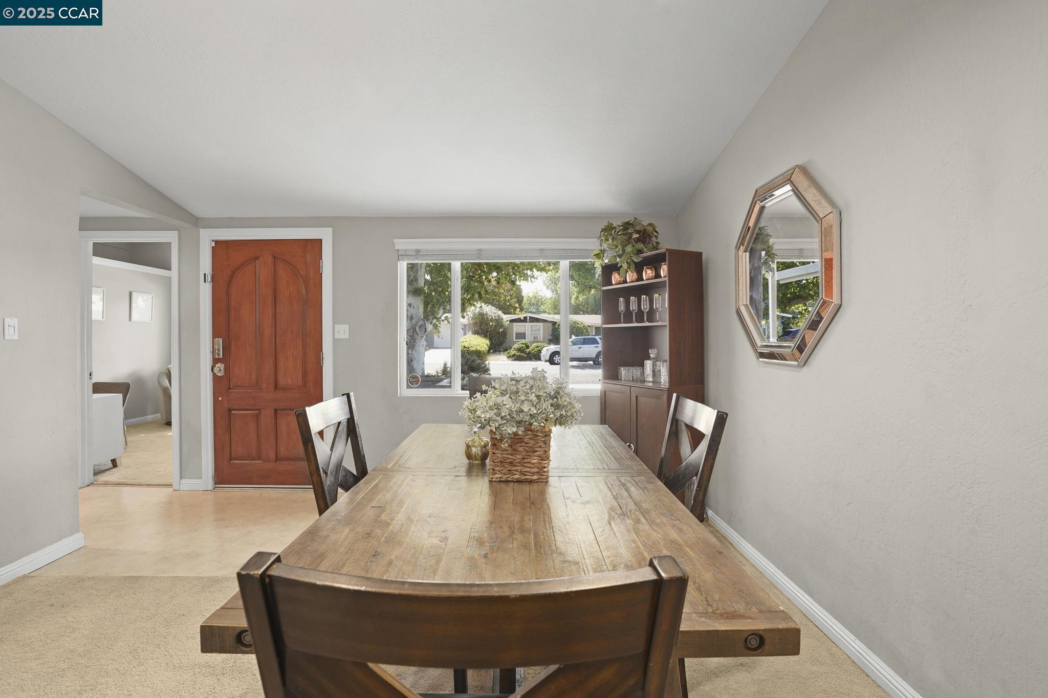 Detail Gallery Image 6 of 28 For 3337 Esperanza Dr, Concord,  CA 94519 - 3 Beds | 2 Baths