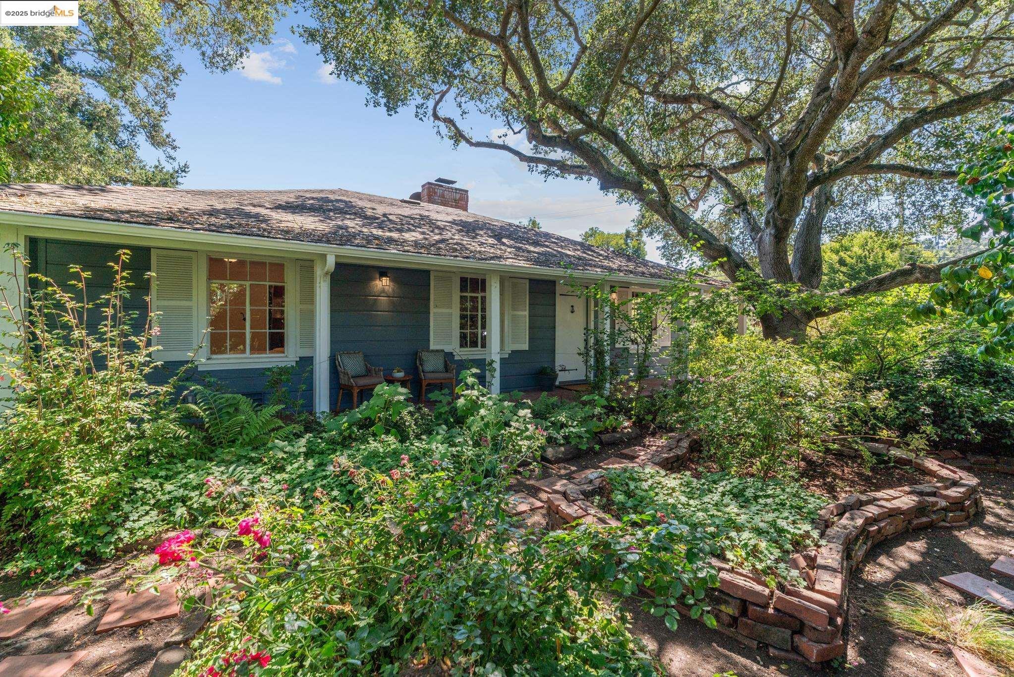 Detail Gallery Image 1 of 55 For 5550 Snake Road, Oakland,  CA 94611-2909 - 2 Beds | 2 Baths