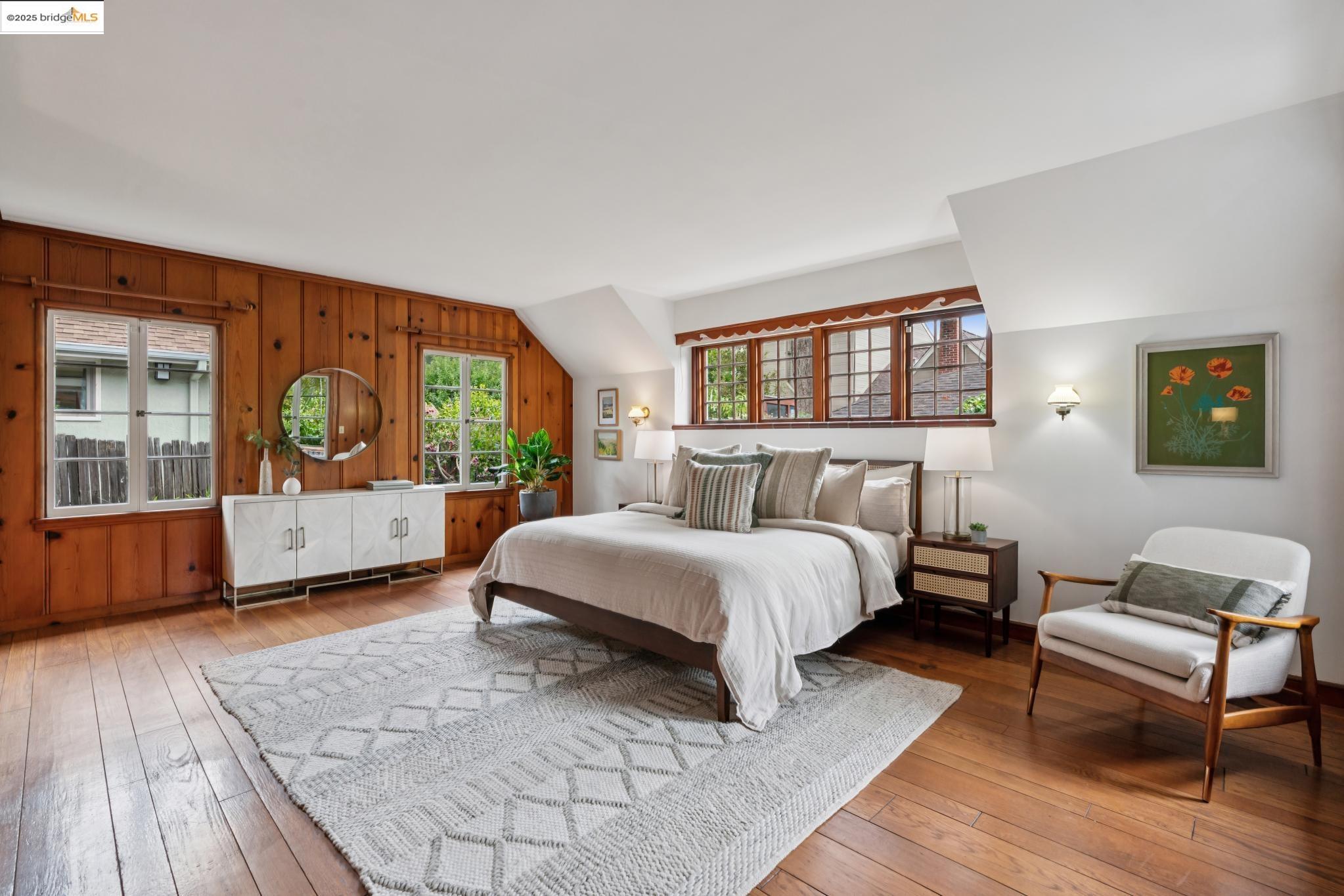 Detail Gallery Image 24 of 55 For 5550 Snake Road, Oakland,  CA 94611-2909 - 2 Beds | 2 Baths