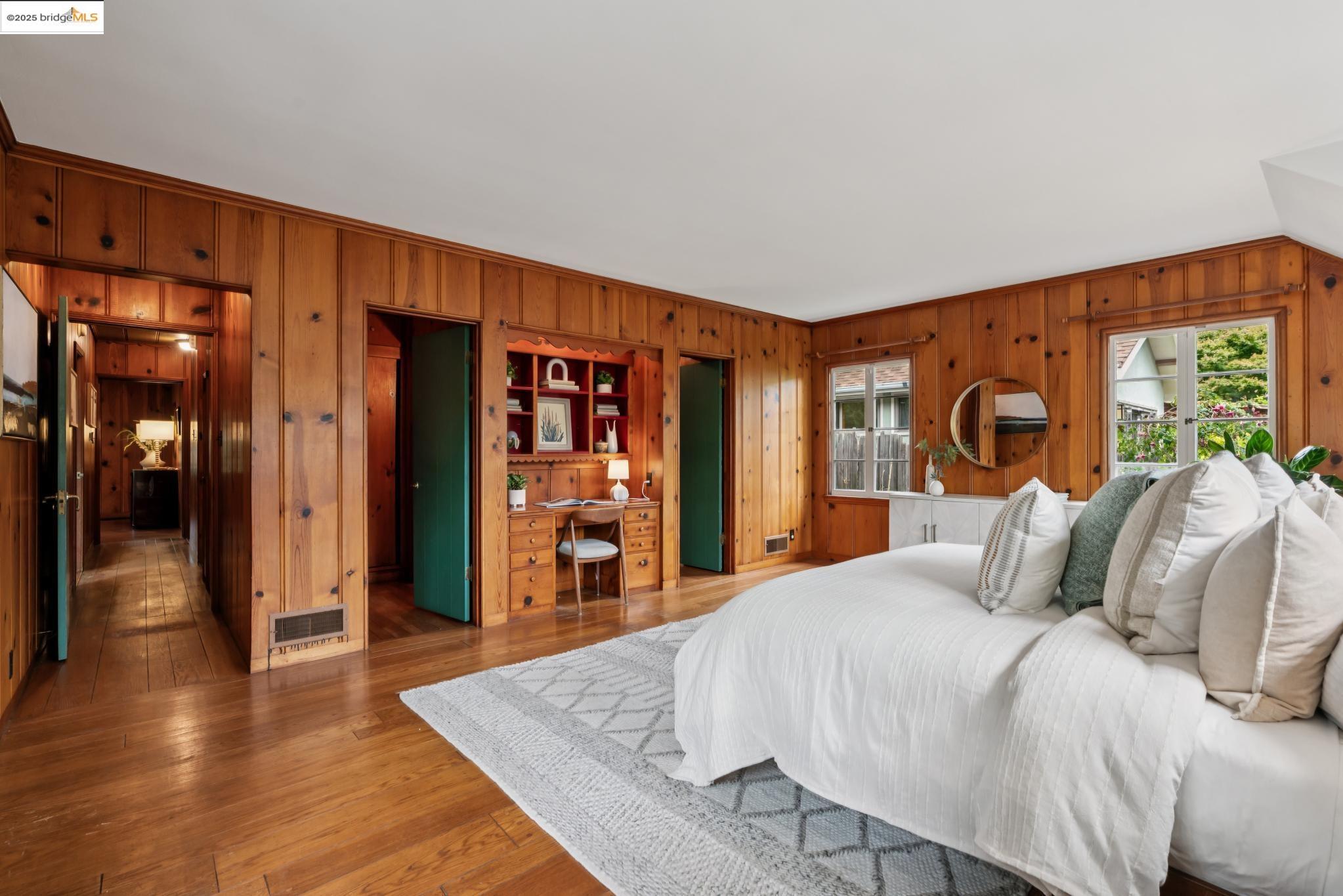 Detail Gallery Image 27 of 55 For 5550 Snake Road, Oakland,  CA 94611-2909 - 2 Beds | 2 Baths