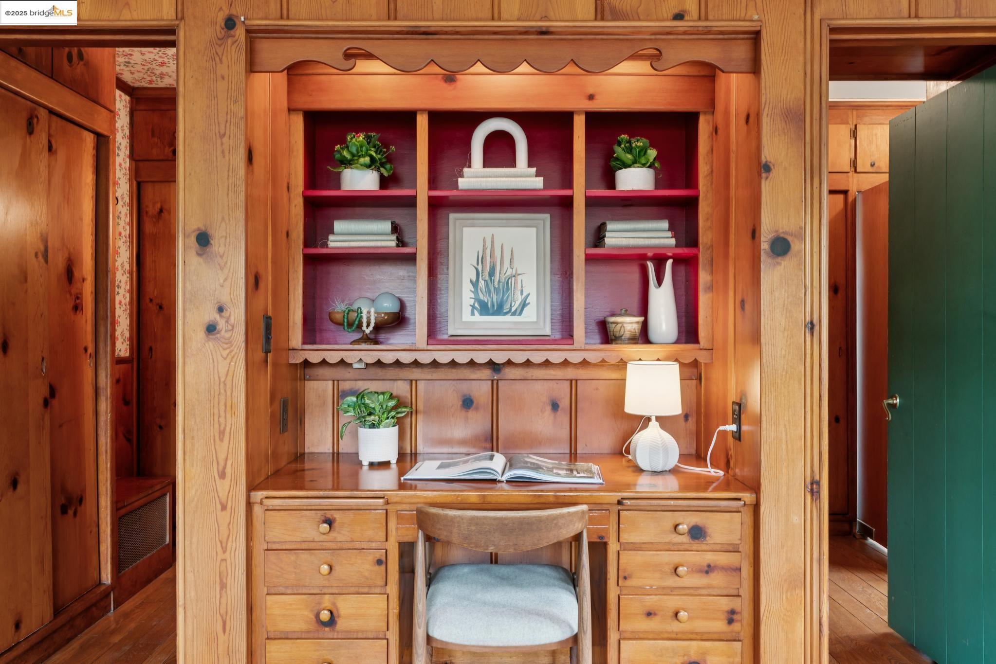 Detail Gallery Image 28 of 55 For 5550 Snake Road, Oakland,  CA 94611-2909 - 2 Beds | 2 Baths