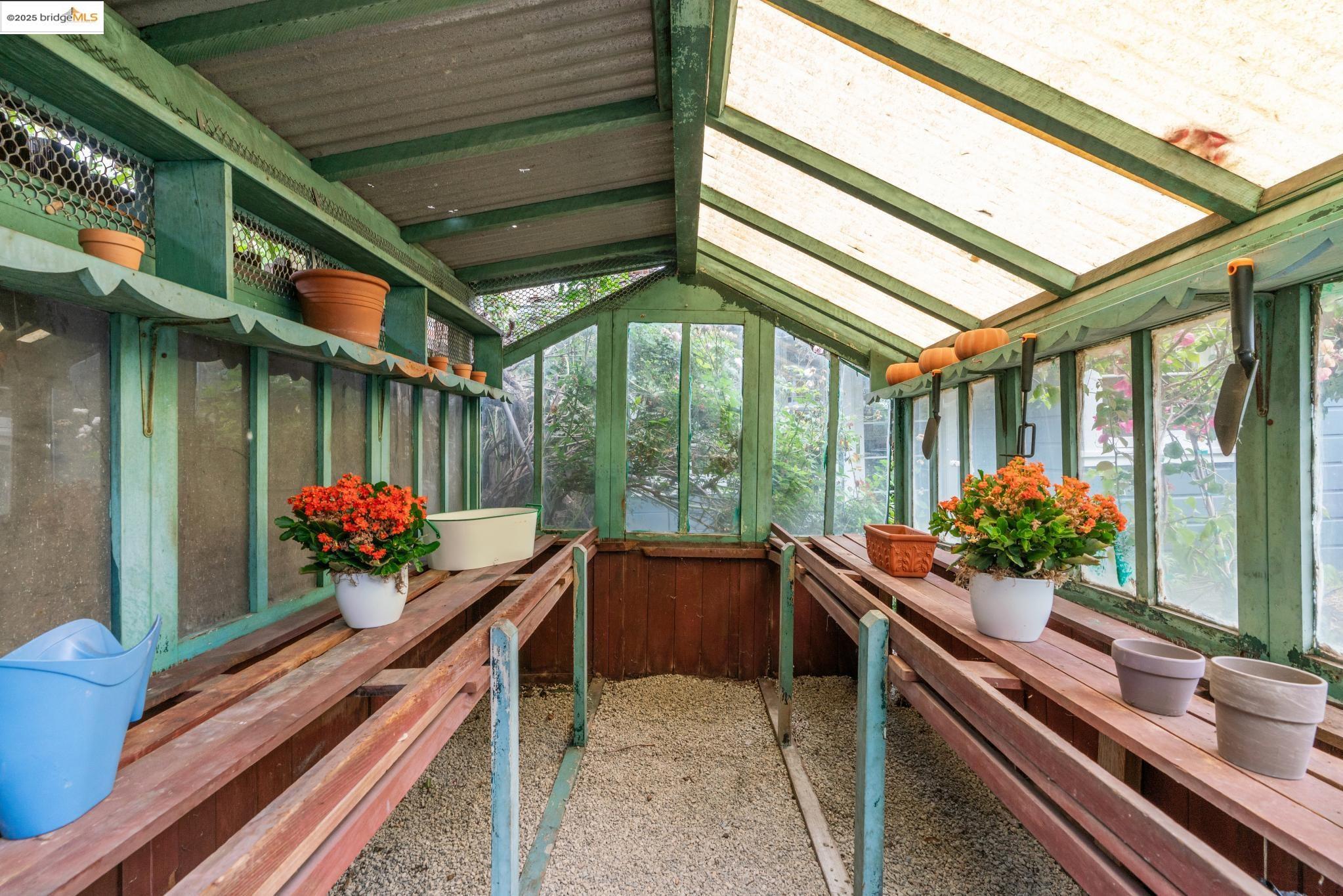 Detail Gallery Image 44 of 55 For 5550 Snake Road, Oakland,  CA 94611-2909 - 2 Beds | 2 Baths