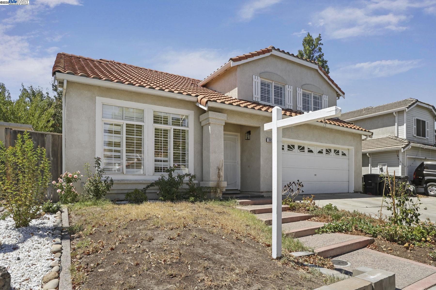 Detail Gallery Image 1 of 38 For 2883 Saint Martins Way, Tracy,  CA 95377 - 4 Beds | 2/1 Baths
