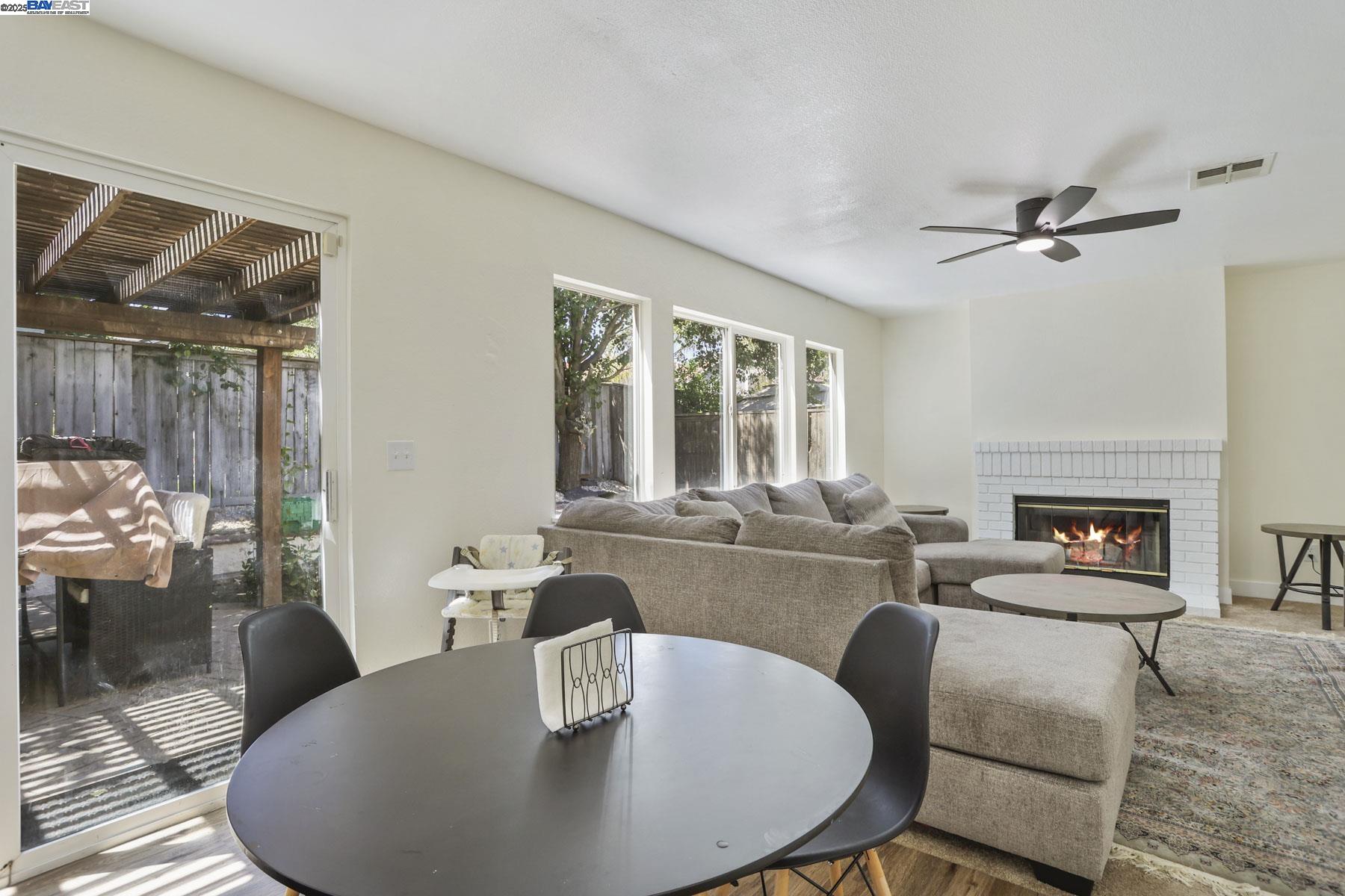 Detail Gallery Image 17 of 38 For 2883 Saint Martins Way, Tracy,  CA 95377 - 4 Beds | 2/1 Baths