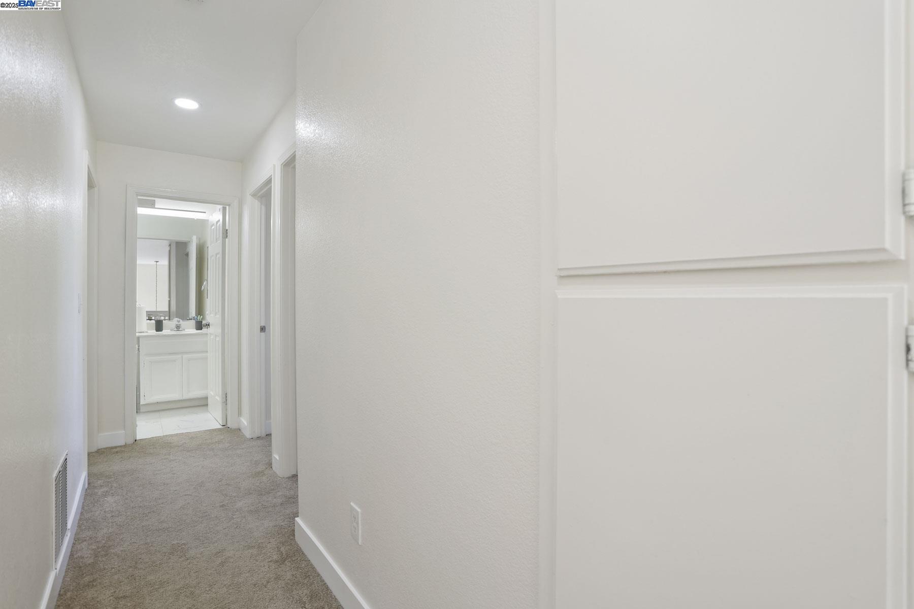Detail Gallery Image 22 of 38 For 2883 Saint Martins Way, Tracy,  CA 95377 - 4 Beds | 2/1 Baths