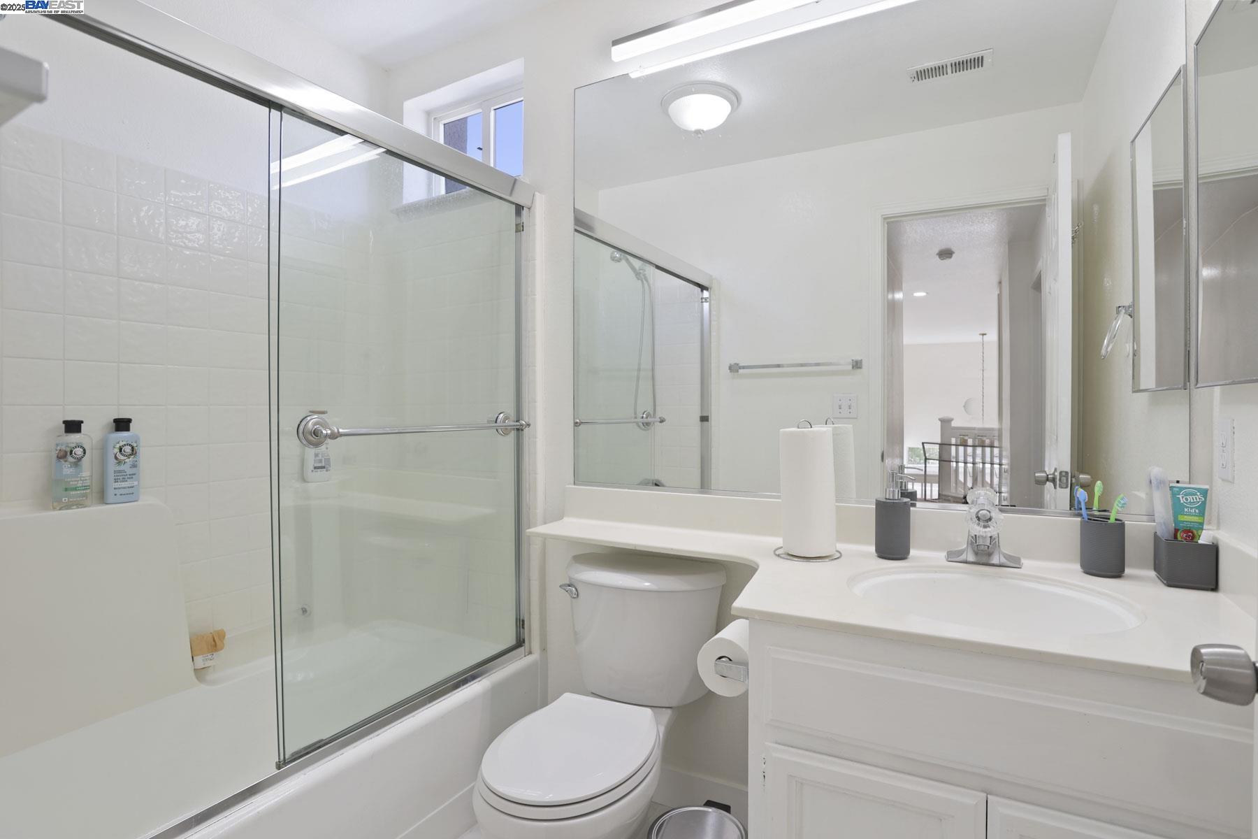 Detail Gallery Image 27 of 38 For 2883 Saint Martins Way, Tracy,  CA 95377 - 4 Beds | 2/1 Baths