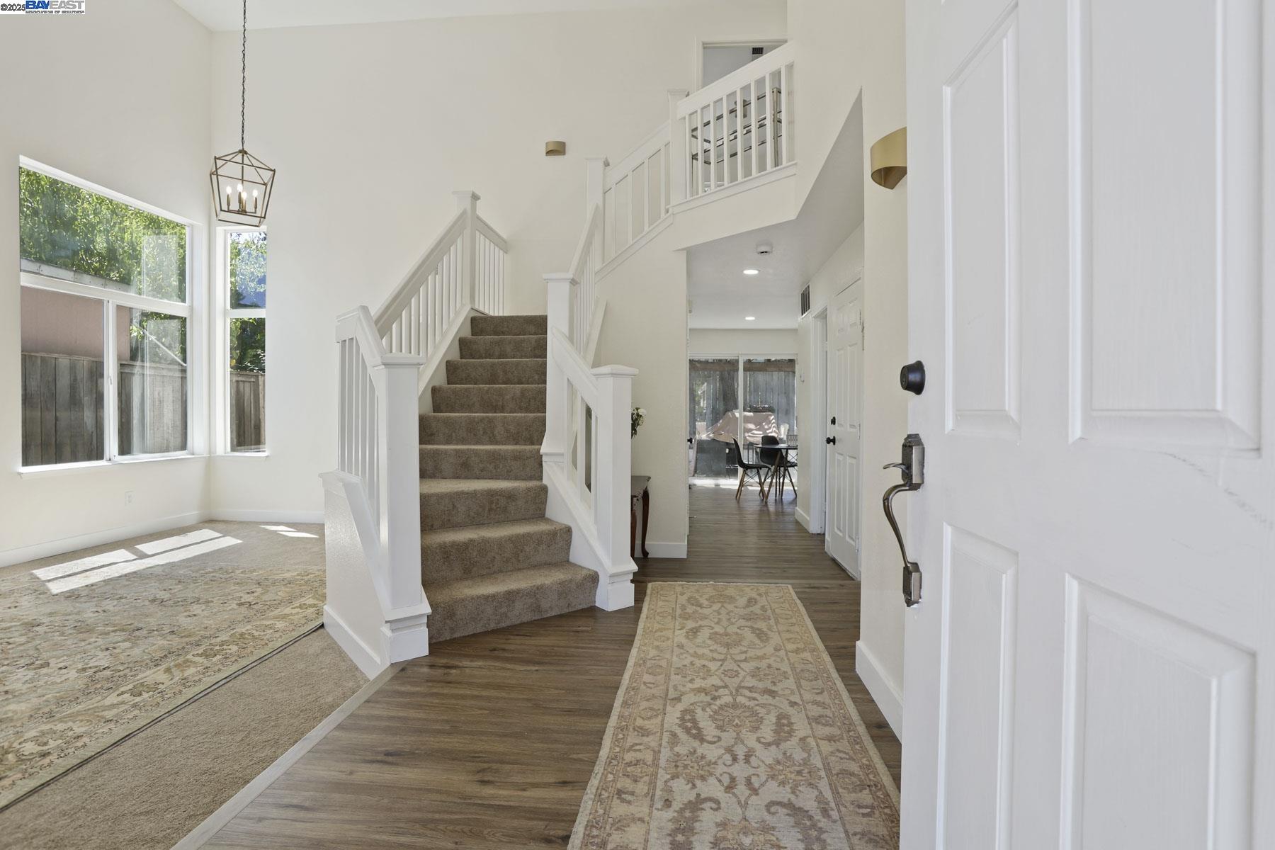 Detail Gallery Image 7 of 38 For 2883 Saint Martins Way, Tracy,  CA 95377 - 4 Beds | 2/1 Baths