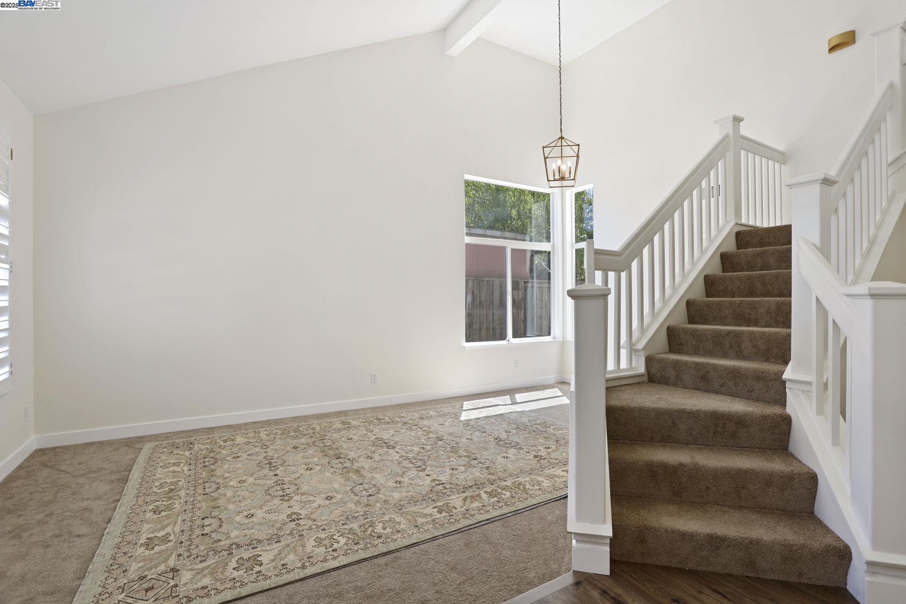 Detail Gallery Image 8 of 38 For 2883 Saint Martins Way, Tracy,  CA 95377 - 4 Beds | 2/1 Baths