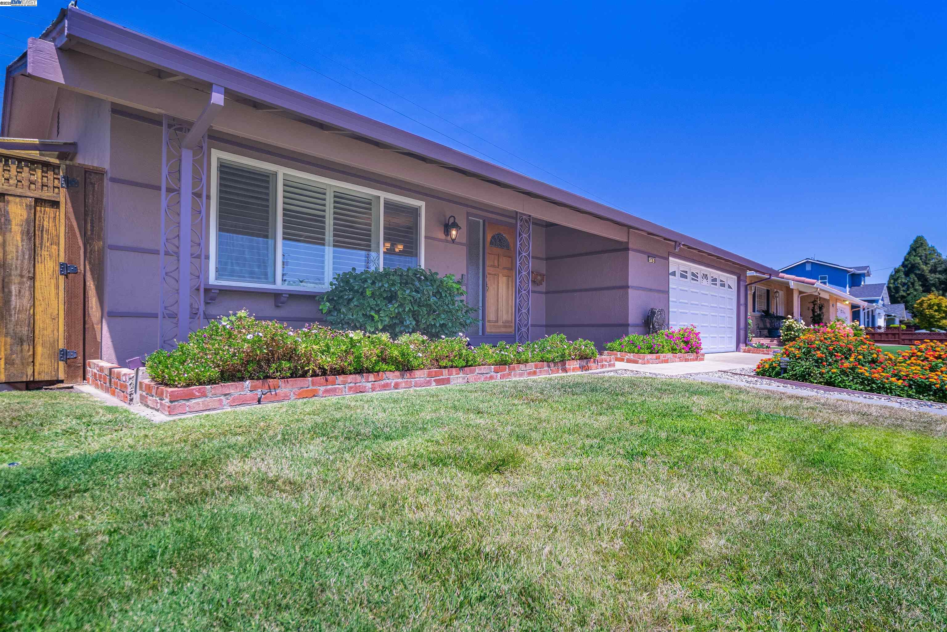 Detail Gallery Image 5 of 56 For 5149 Roycroft Way, Fremont,  CA 94538 - 4 Beds | 2 Baths
