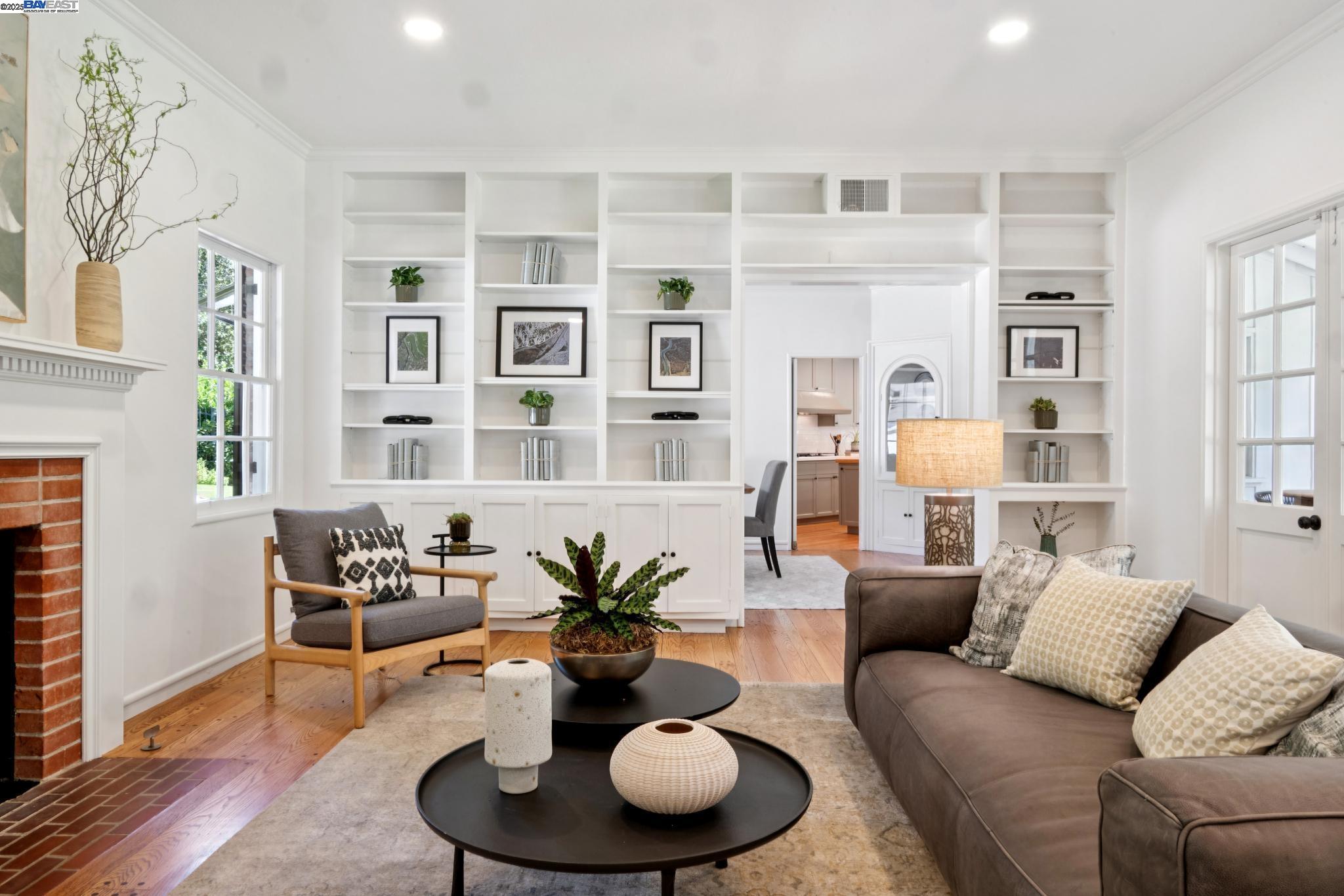 Detail Gallery Image 12 of 60 For 11 Crane Court, Orinda,  CA 94563 - 5 Beds | 5/1 Baths