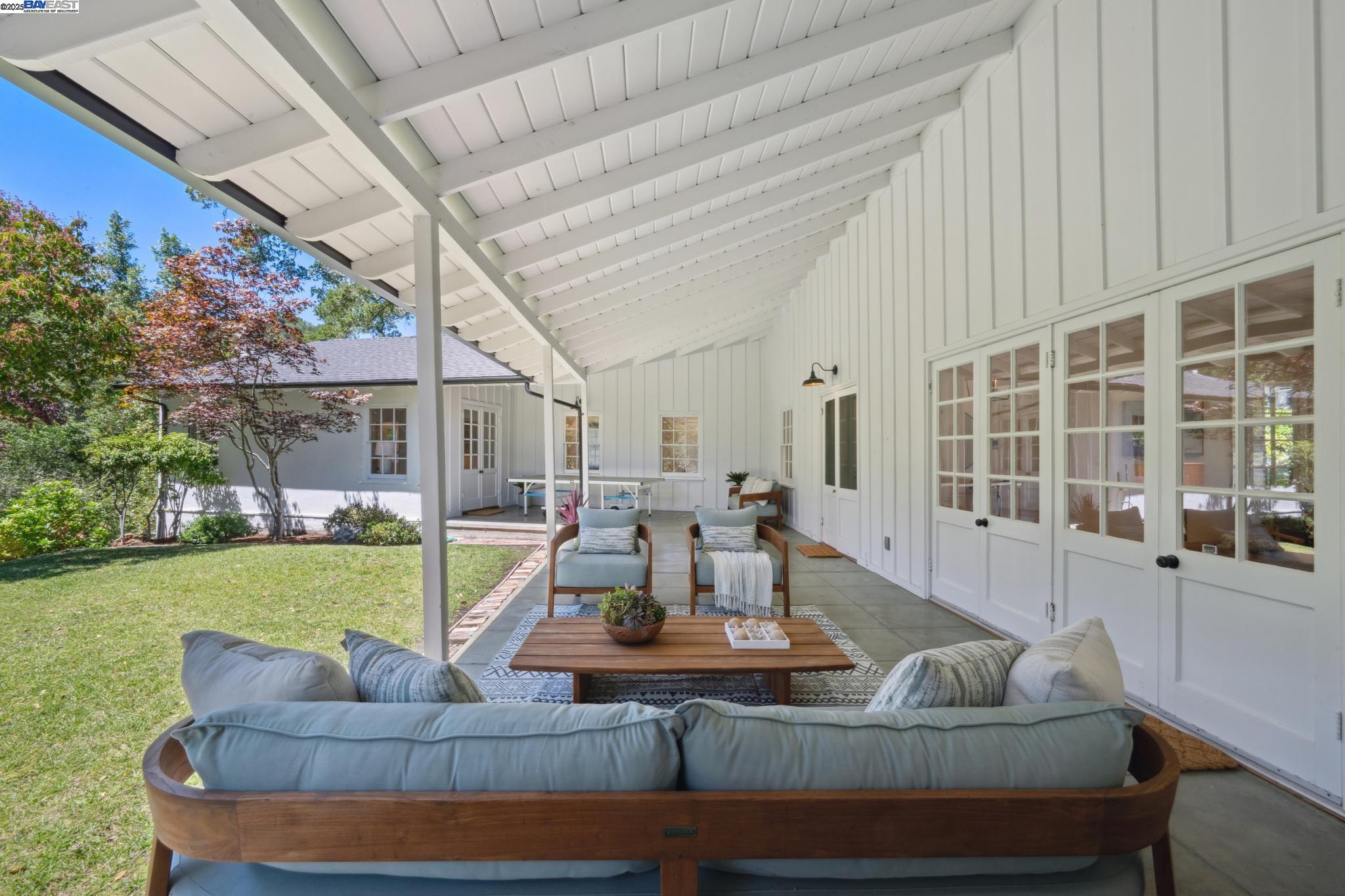 Detail Gallery Image 14 of 60 For 11 Crane Court, Orinda,  CA 94563 - 5 Beds | 5/1 Baths