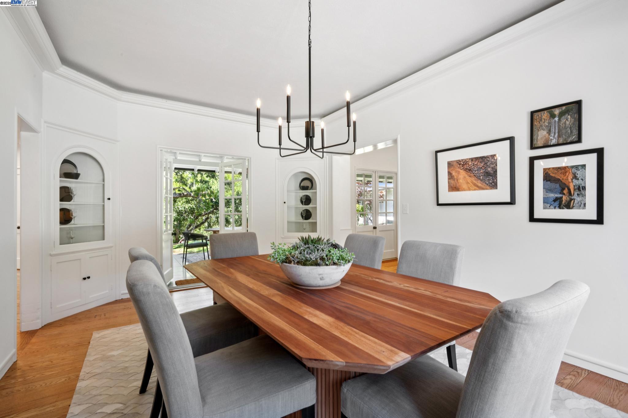 Detail Gallery Image 16 of 60 For 11 Crane Court, Orinda,  CA 94563 - 5 Beds | 5/1 Baths