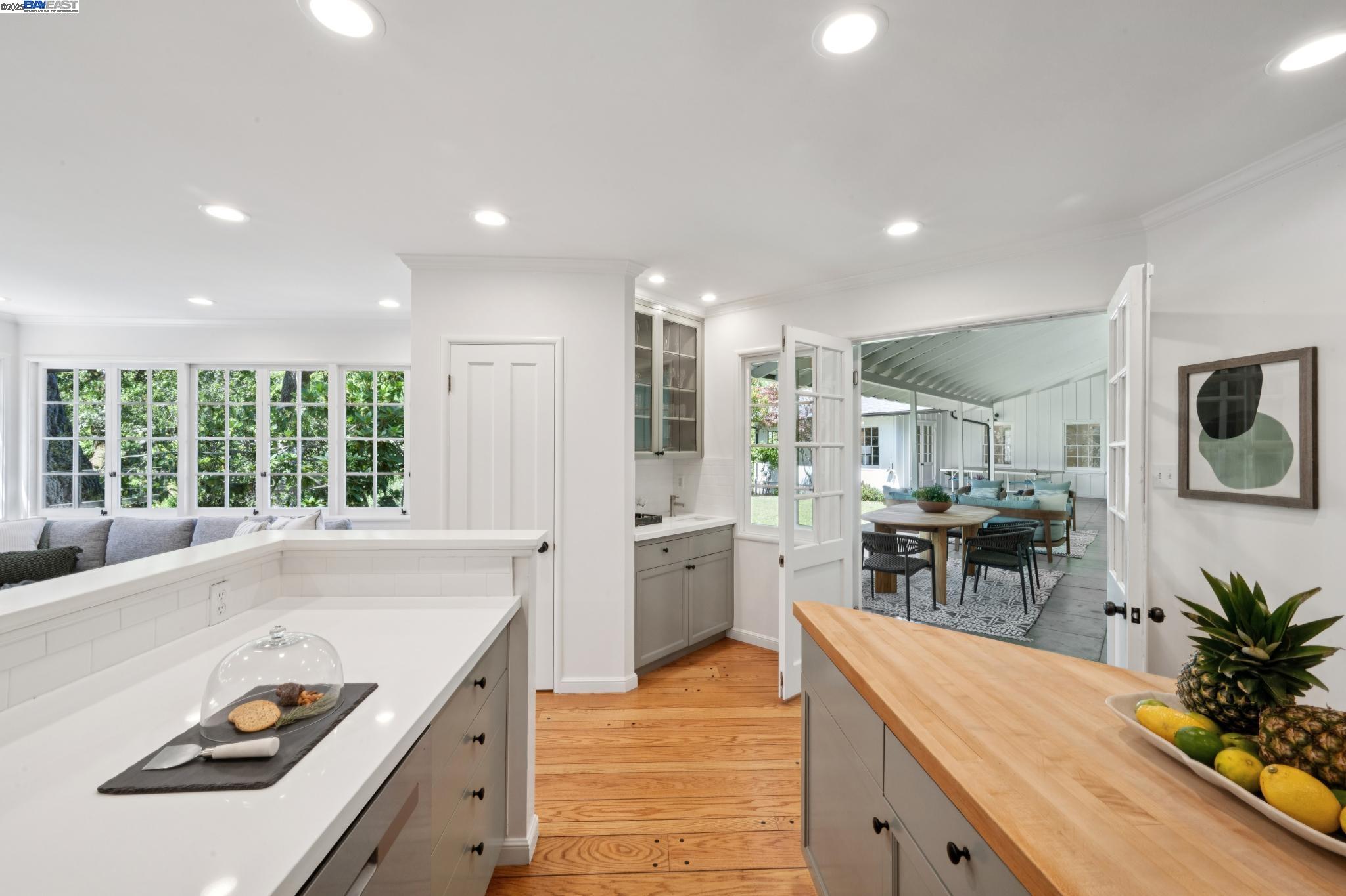 Detail Gallery Image 18 of 60 For 11 Crane Court, Orinda,  CA 94563 - 5 Beds | 5/1 Baths