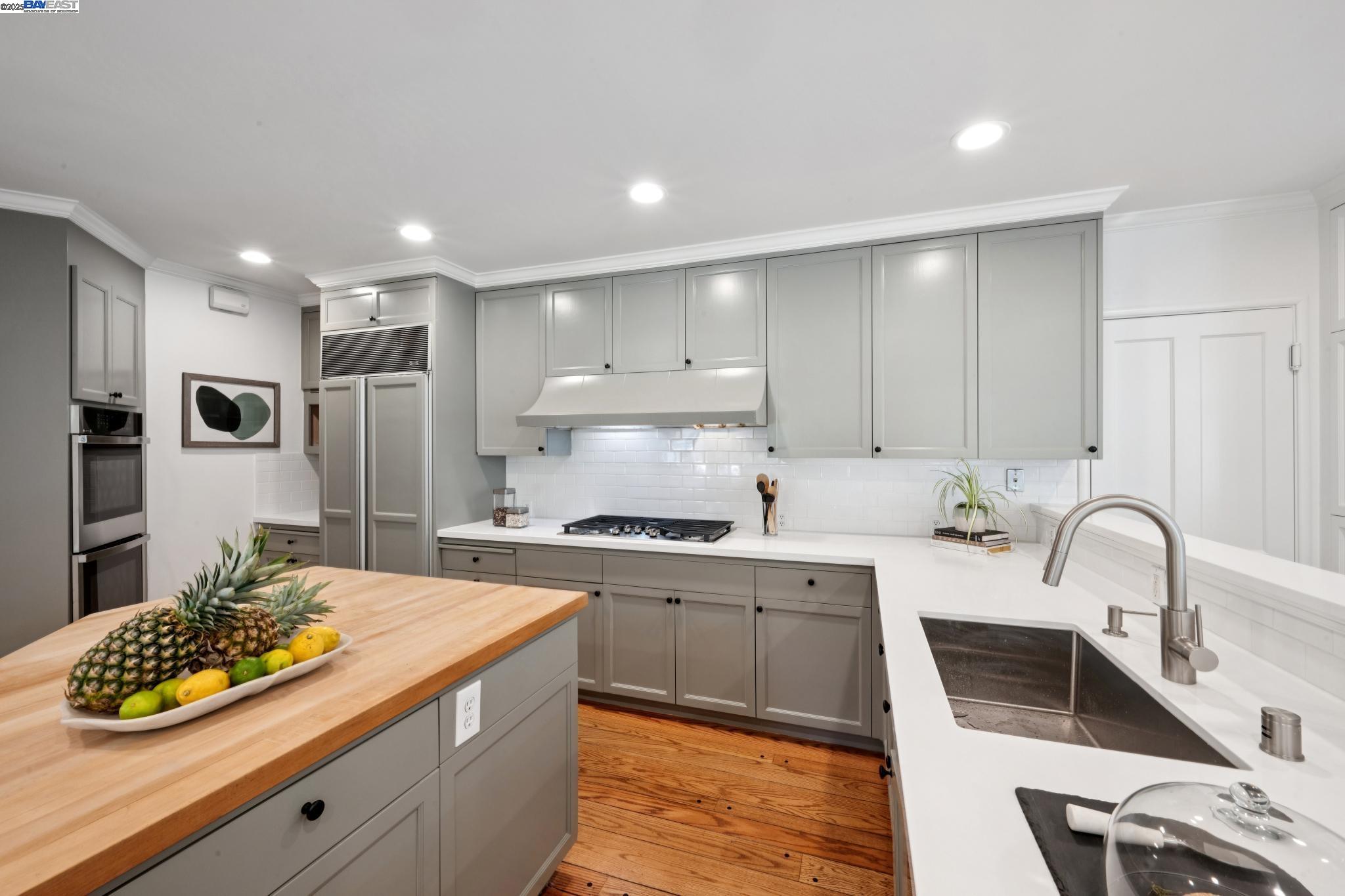 Detail Gallery Image 20 of 60 For 11 Crane Court, Orinda,  CA 94563 - 5 Beds | 5/1 Baths