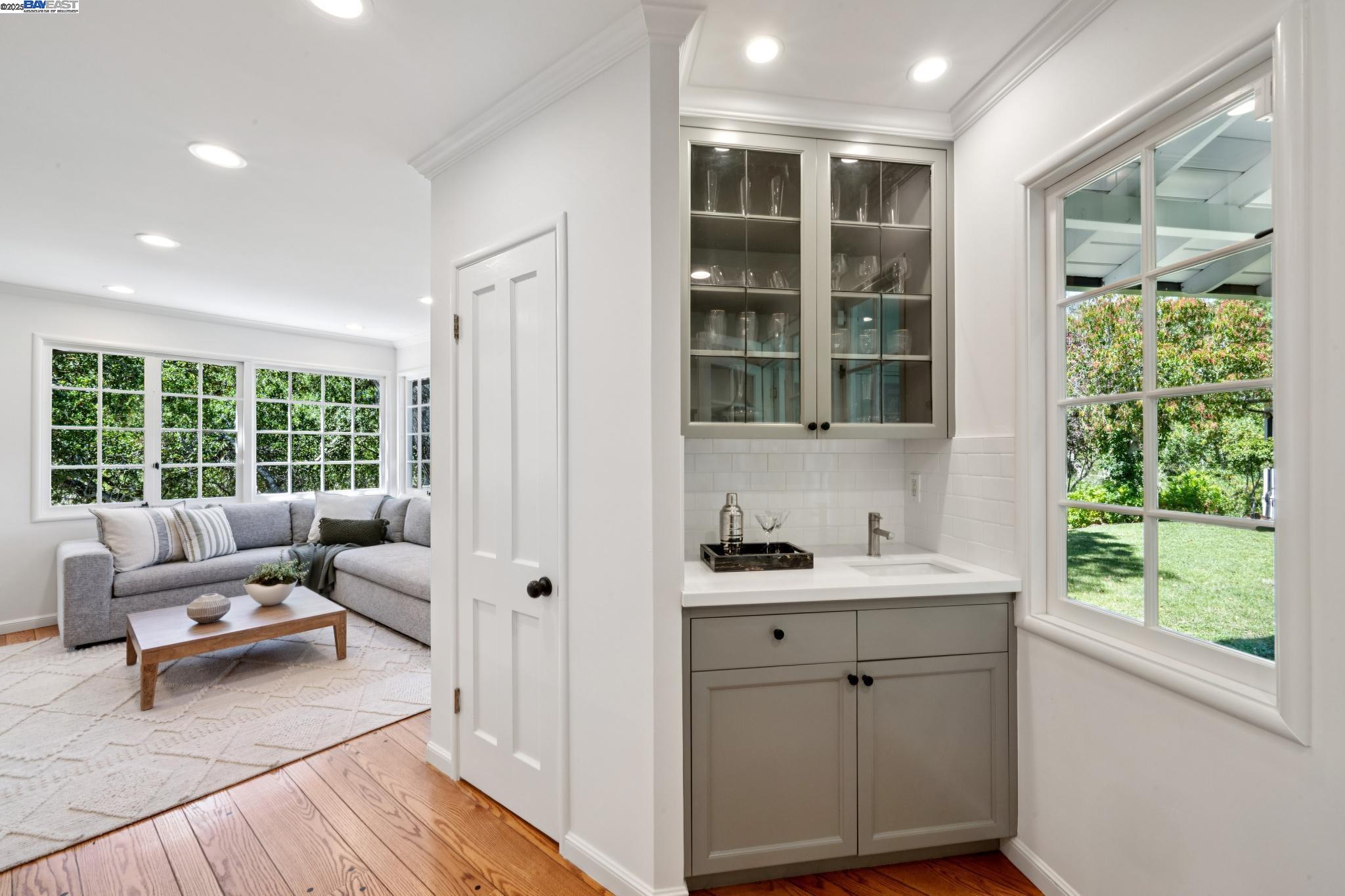 Detail Gallery Image 21 of 60 For 11 Crane Court, Orinda,  CA 94563 - 5 Beds | 5/1 Baths