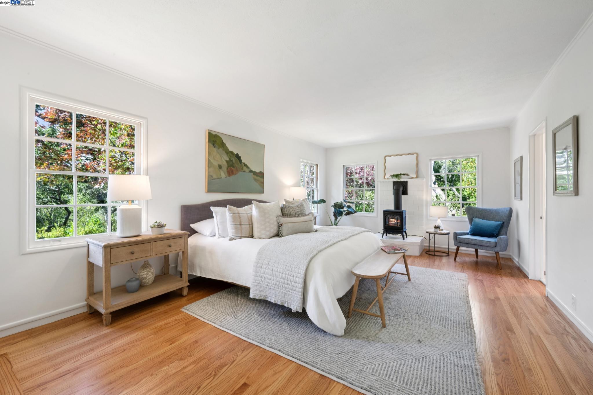 Detail Gallery Image 30 of 60 For 11 Crane Court, Orinda,  CA 94563 - 5 Beds | 5/1 Baths