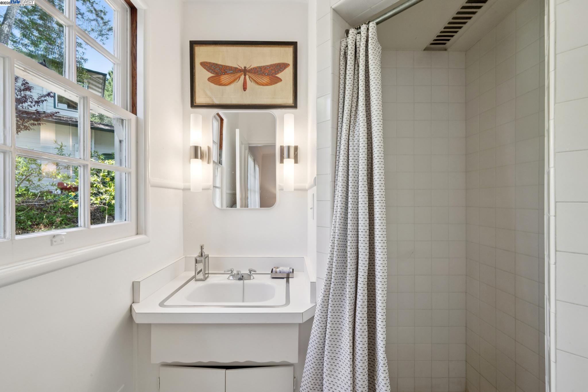 Detail Gallery Image 40 of 60 For 11 Crane Court, Orinda,  CA 94563 - 5 Beds | 5/1 Baths