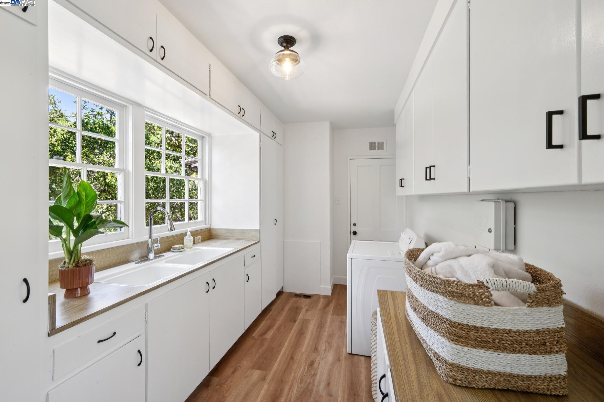 Detail Gallery Image 46 of 60 For 11 Crane Court, Orinda,  CA 94563 - 5 Beds | 5/1 Baths