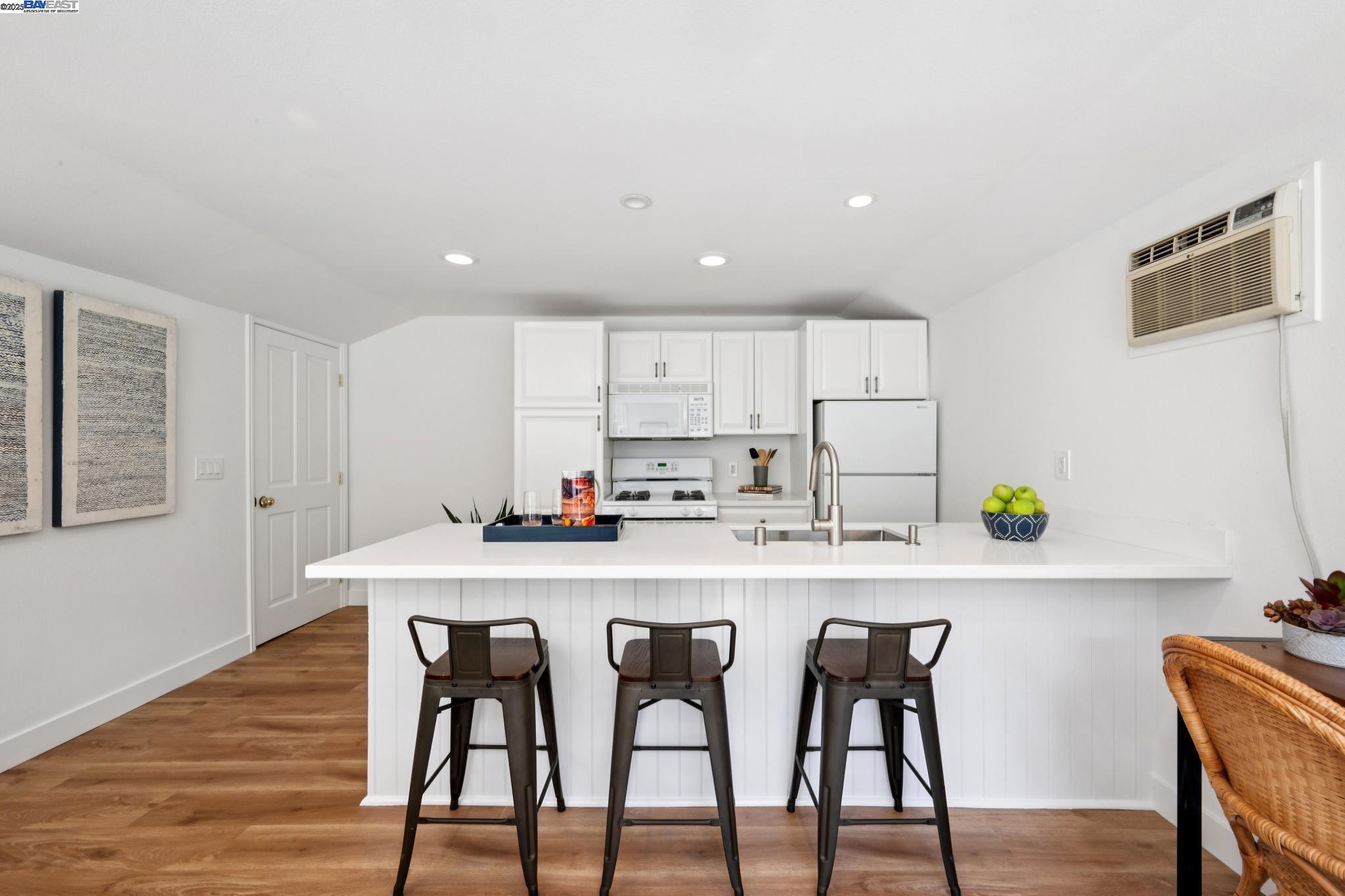 Detail Gallery Image 49 of 60 For 11 Crane Court, Orinda,  CA 94563 - 5 Beds | 5/1 Baths