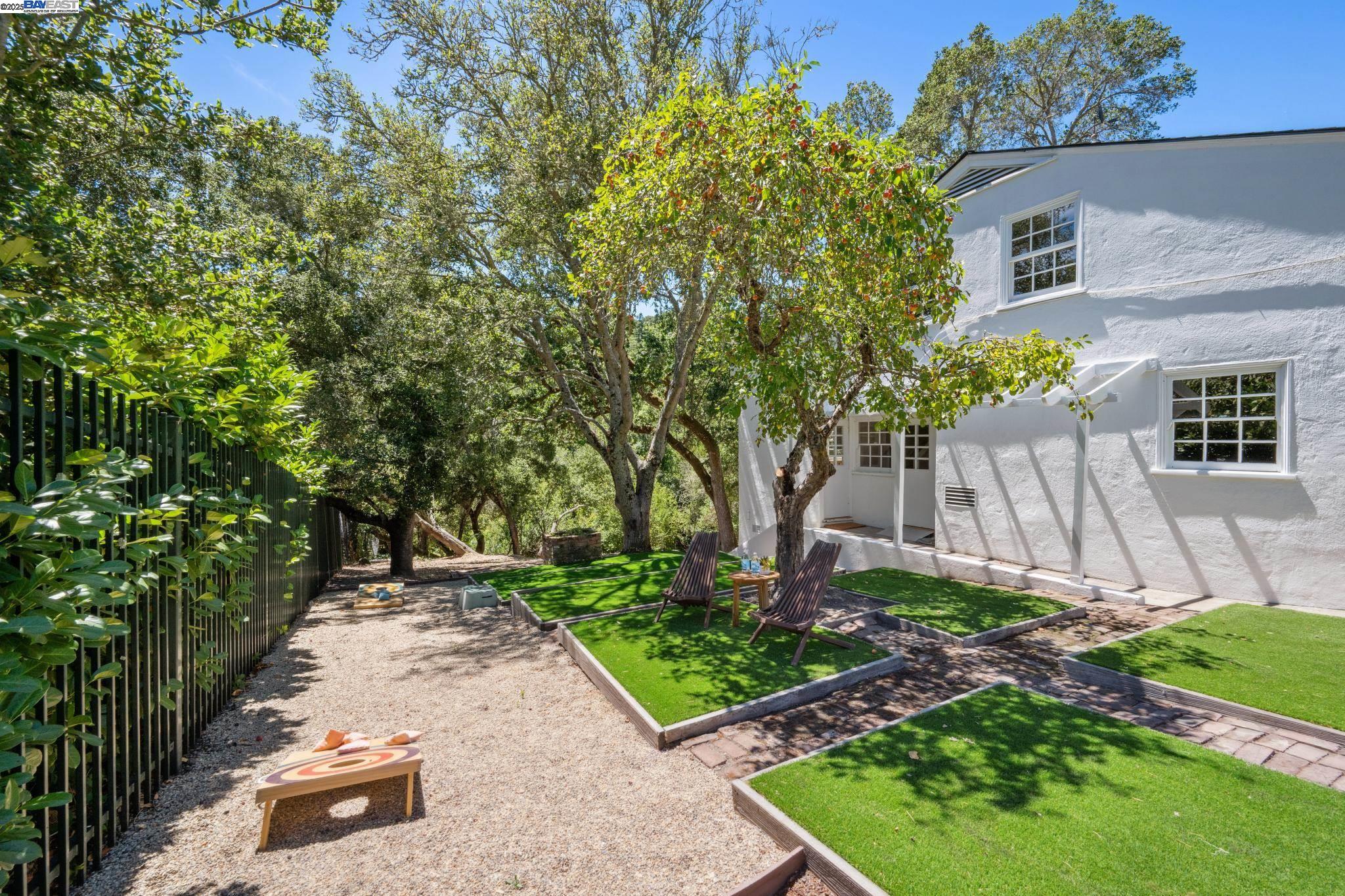 Detail Gallery Image 53 of 60 For 11 Crane Court, Orinda,  CA 94563 - 5 Beds | 5/1 Baths