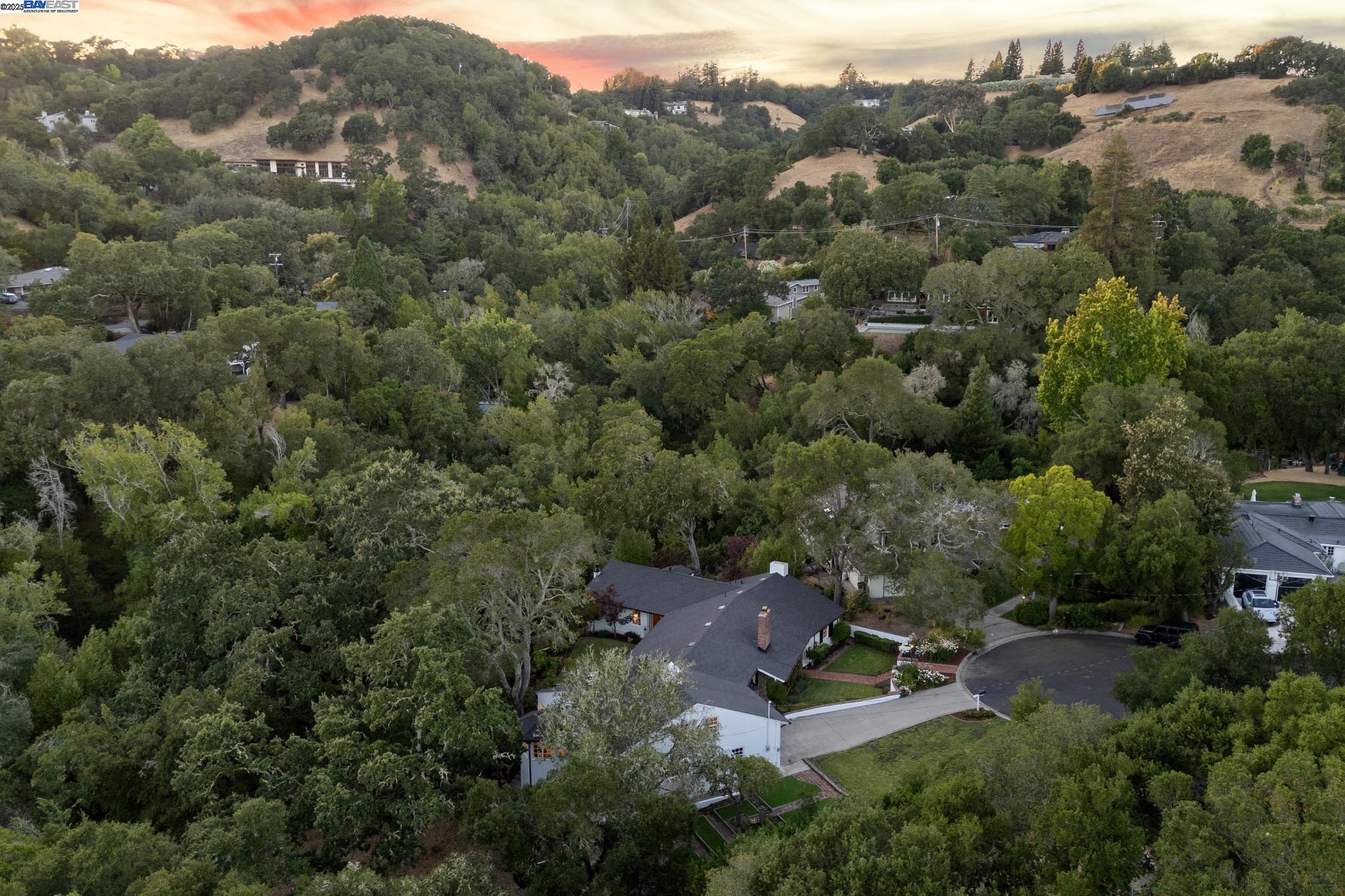 Detail Gallery Image 59 of 60 For 11 Crane Court, Orinda,  CA 94563 - 5 Beds | 5/1 Baths