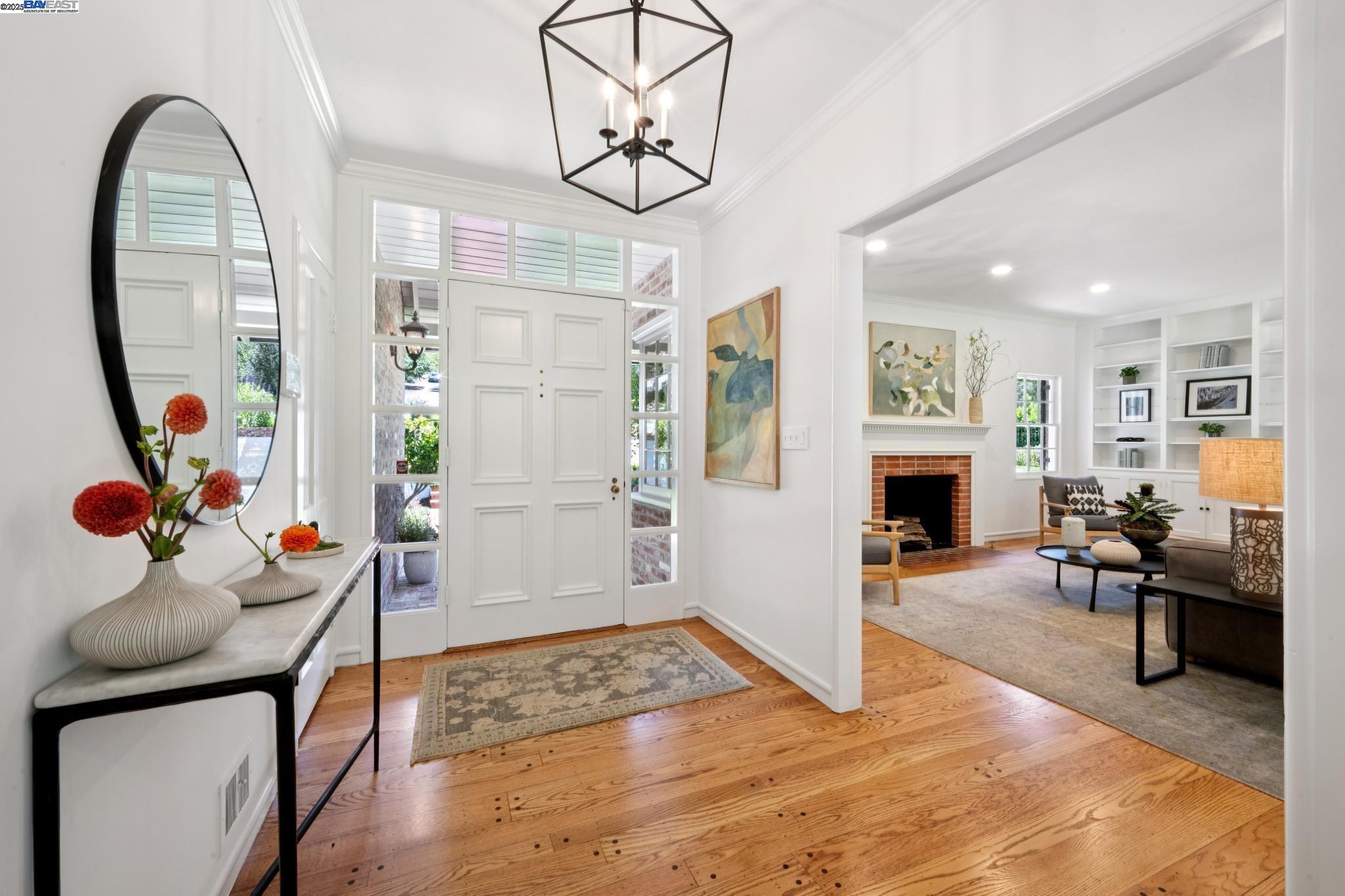 Detail Gallery Image 8 of 60 For 11 Crane Court, Orinda,  CA 94563 - 5 Beds | 5/1 Baths
