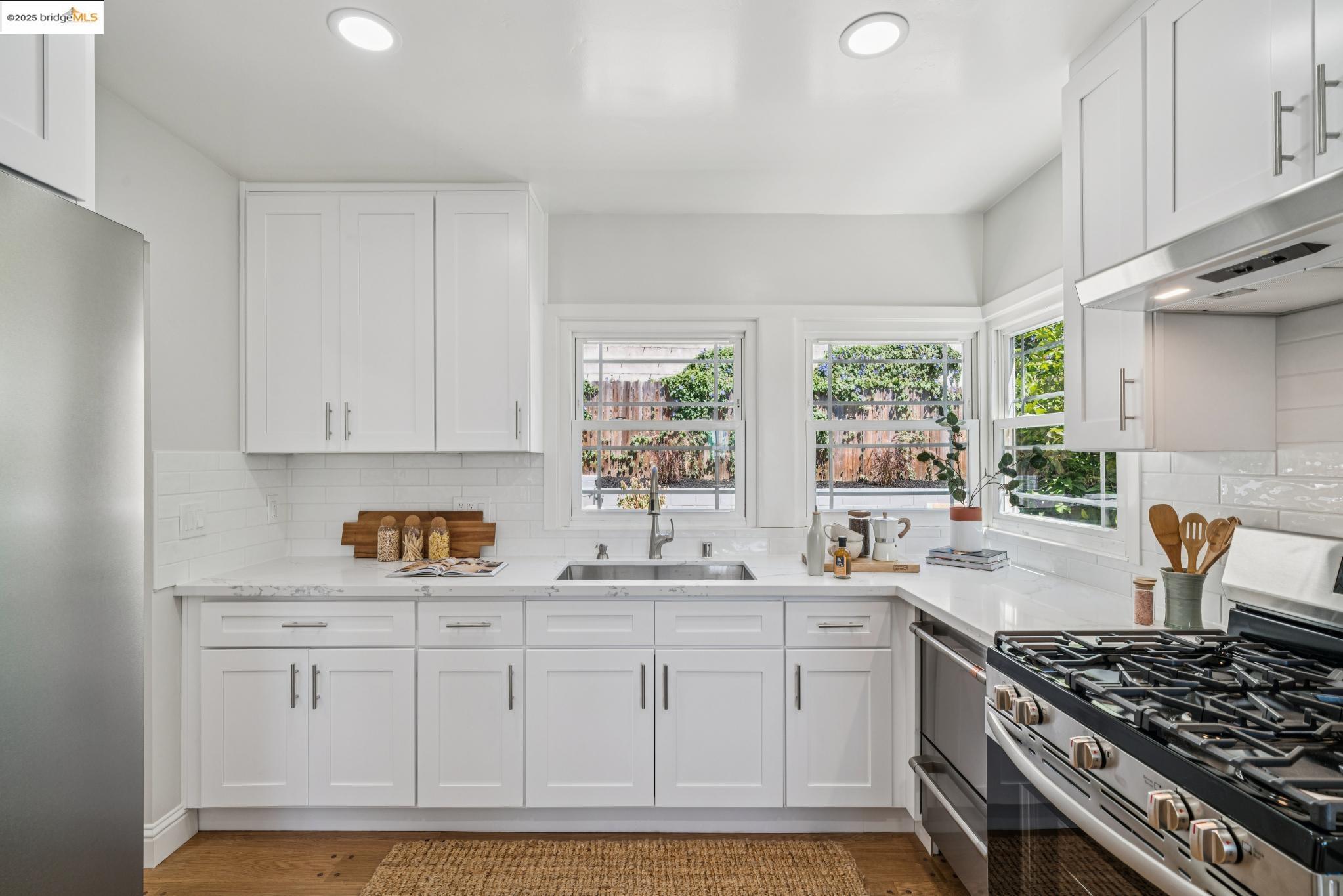 Detail Gallery Image 16 of 56 For 1218 Sandelin Ave, San Leandro,  CA 94577 - 3 Beds | 2 Baths