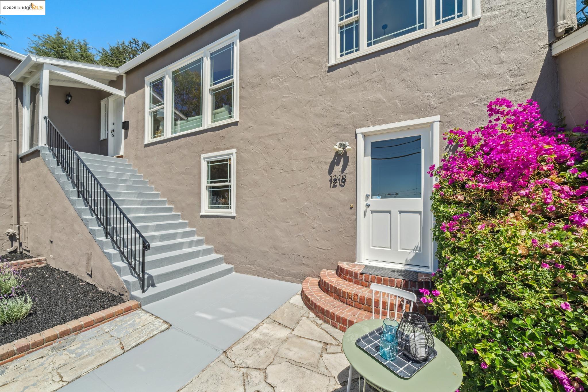 Detail Gallery Image 3 of 56 For 1218 Sandelin Ave, San Leandro,  CA 94577 - 3 Beds | 2 Baths