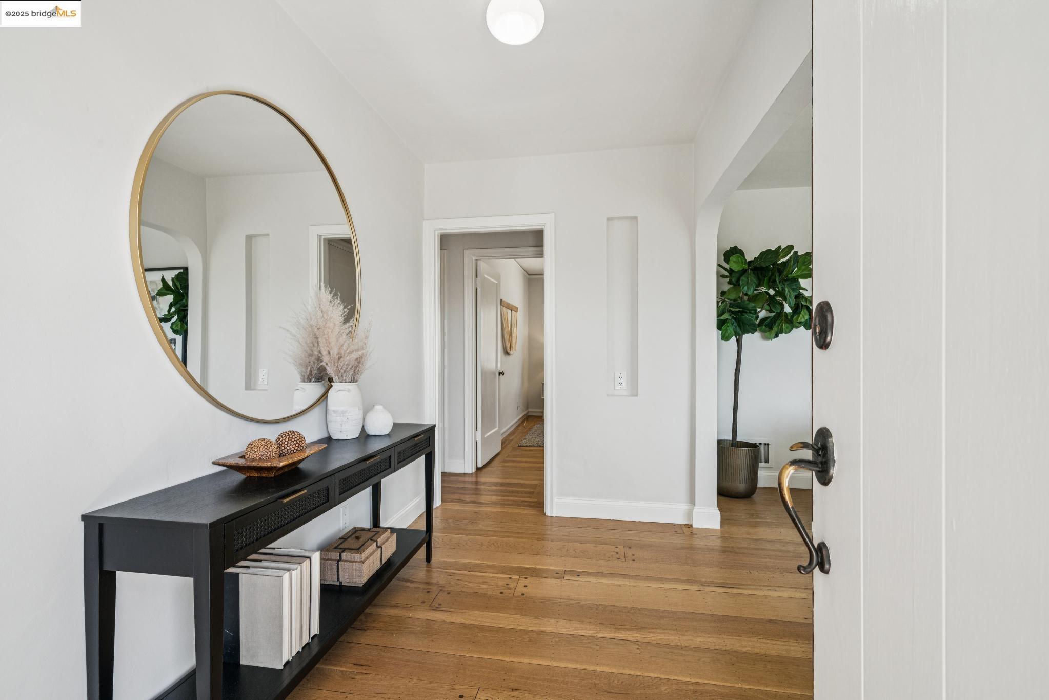 Detail Gallery Image 4 of 56 For 1218 Sandelin Ave, San Leandro,  CA 94577 - 3 Beds | 2 Baths