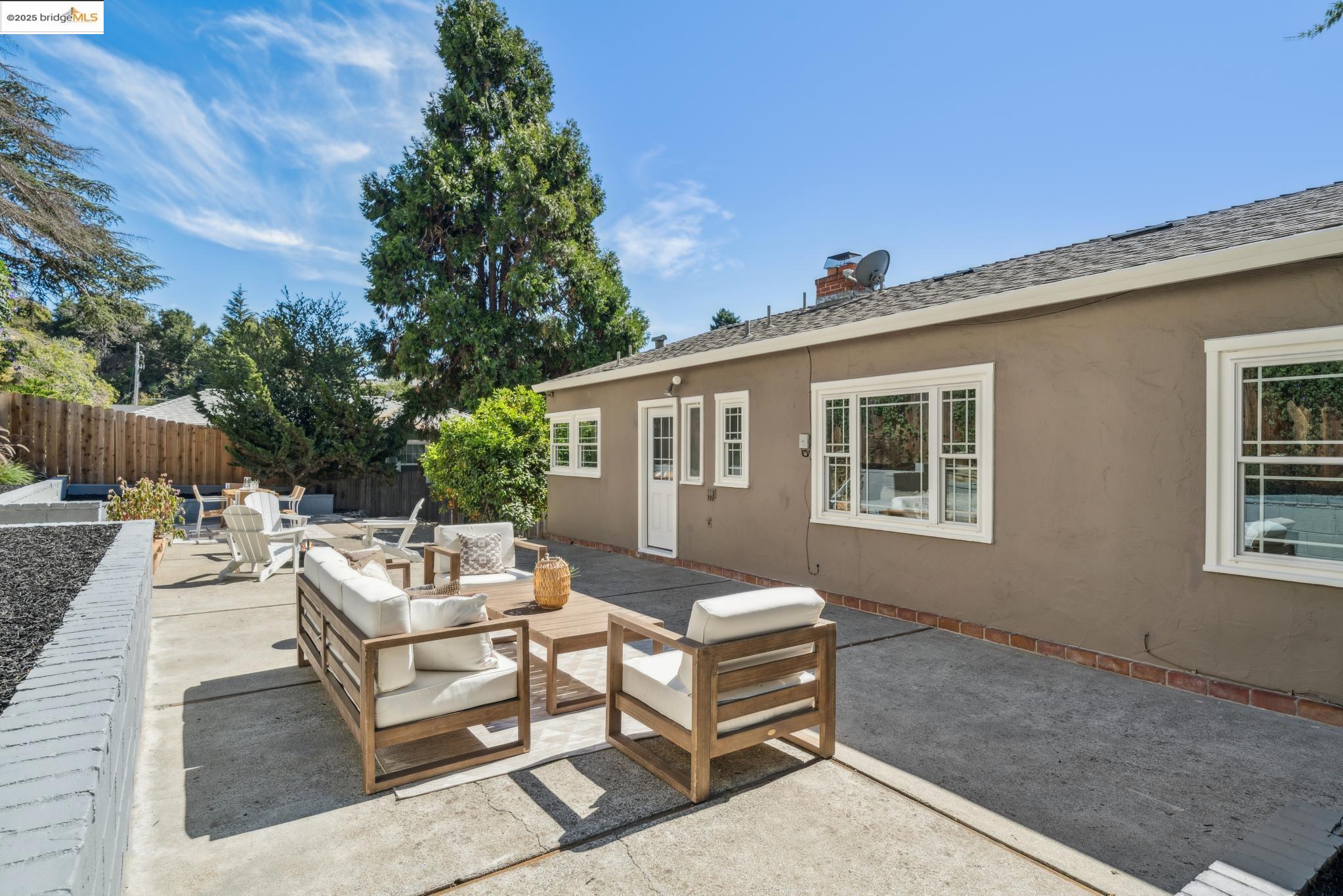 Detail Gallery Image 47 of 56 For 1218 Sandelin Ave, San Leandro,  CA 94577 - 3 Beds | 2 Baths