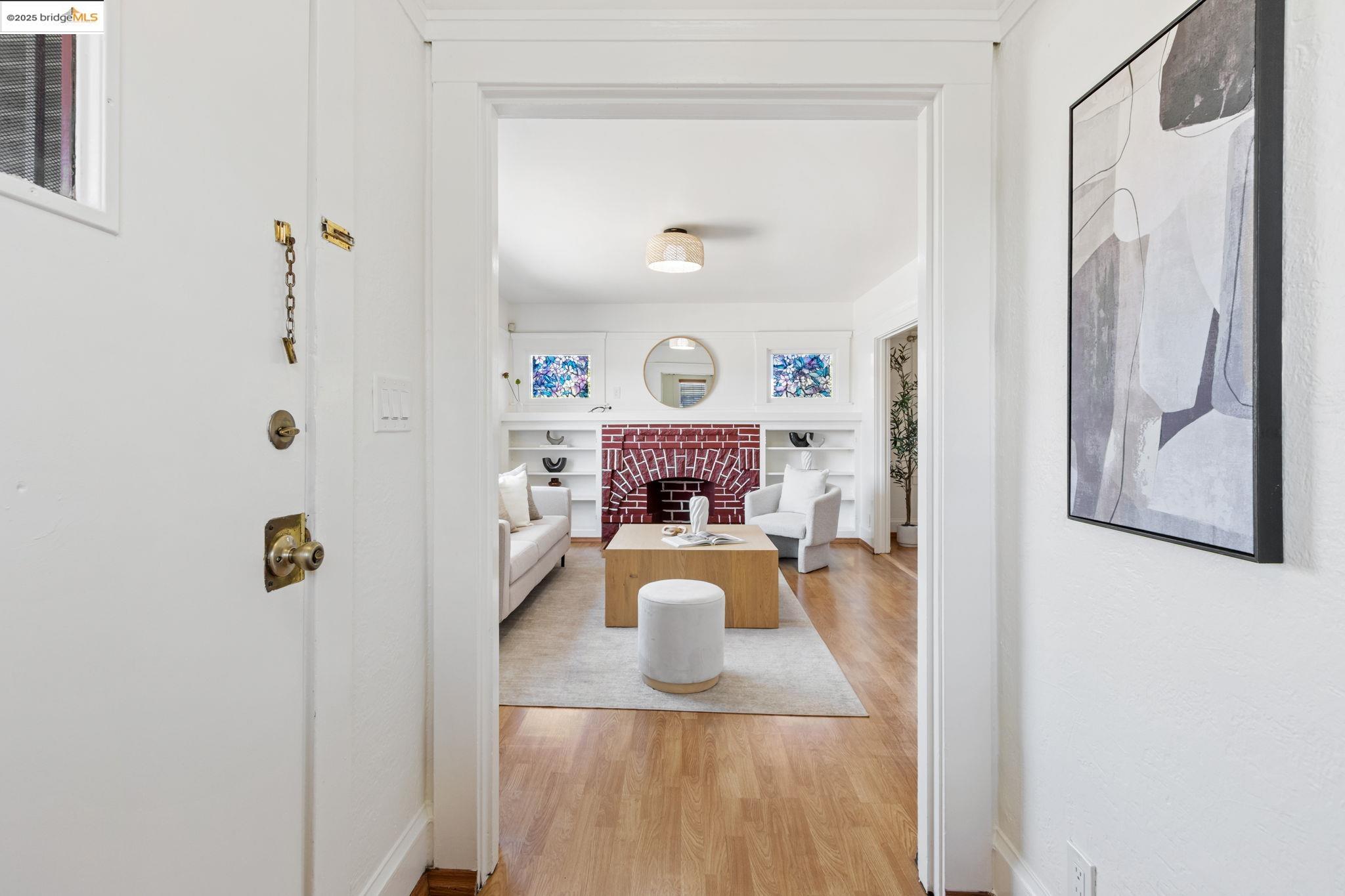 Detail Gallery Image 4 of 47 For 1700 64th Ave, Oakland,  CA 94621 - 2 Beds | 1 Baths