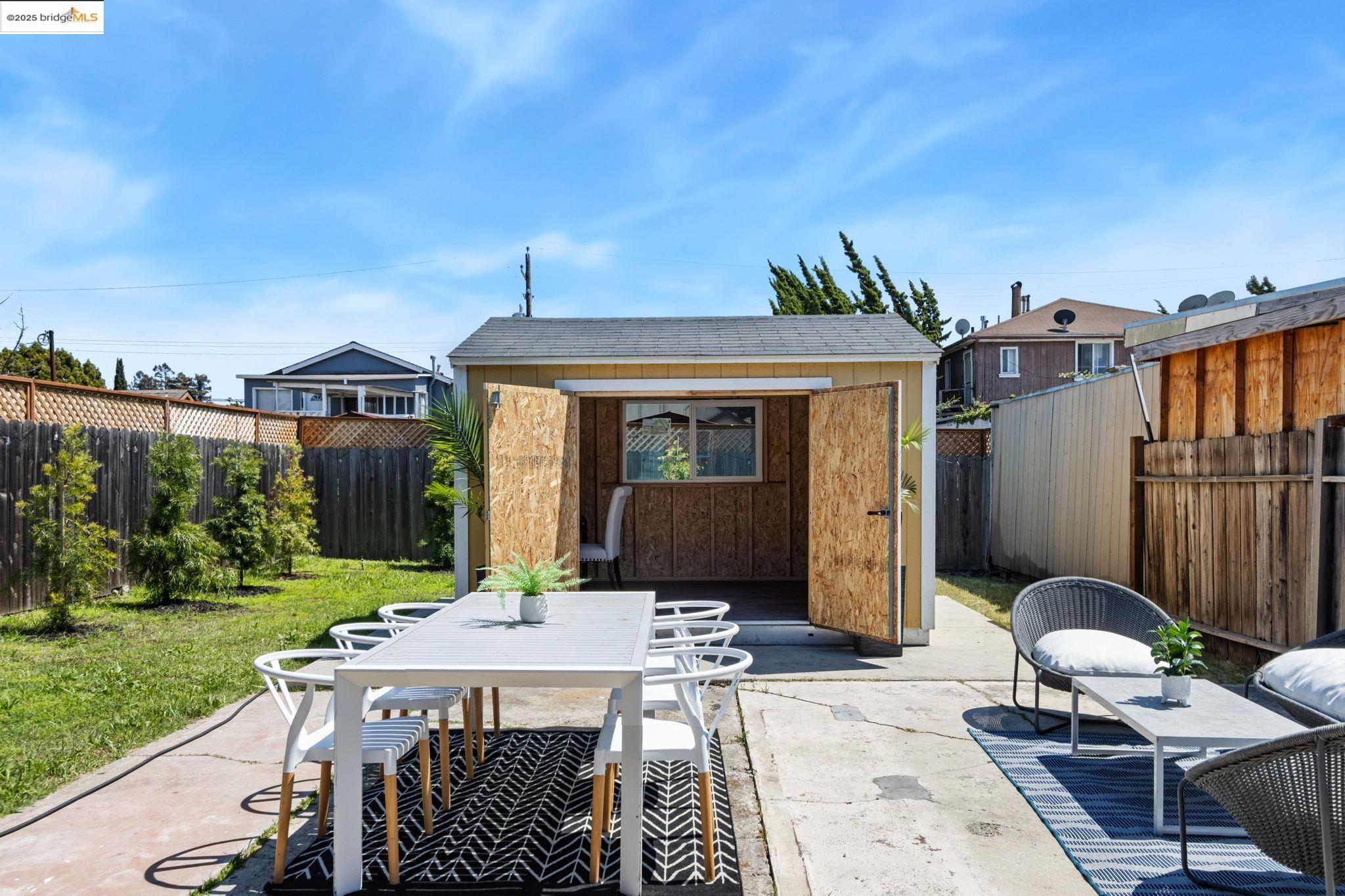 Detail Gallery Image 38 of 47 For 1700 64th Ave, Oakland,  CA 94621 - 2 Beds | 1 Baths