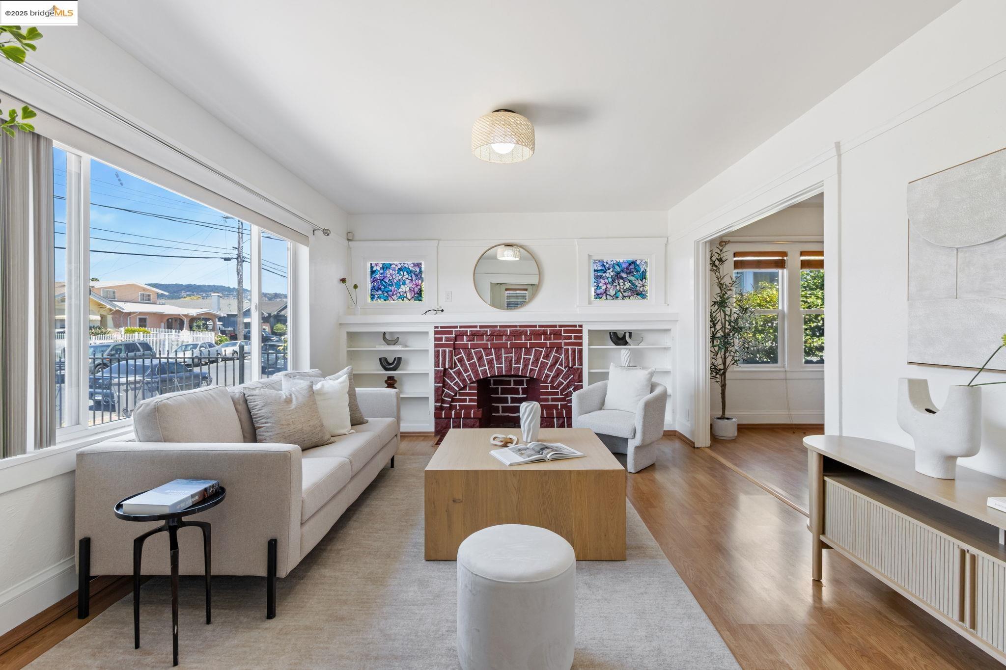 Detail Gallery Image 5 of 47 For 1700 64th Ave, Oakland,  CA 94621 - 2 Beds | 1 Baths