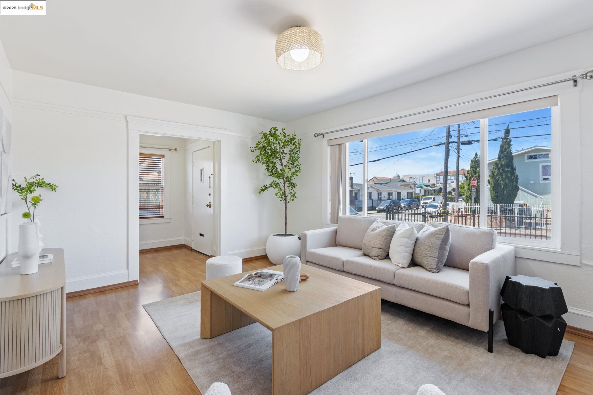Detail Gallery Image 7 of 47 For 1700 64th Ave, Oakland,  CA 94621 - 2 Beds | 1 Baths