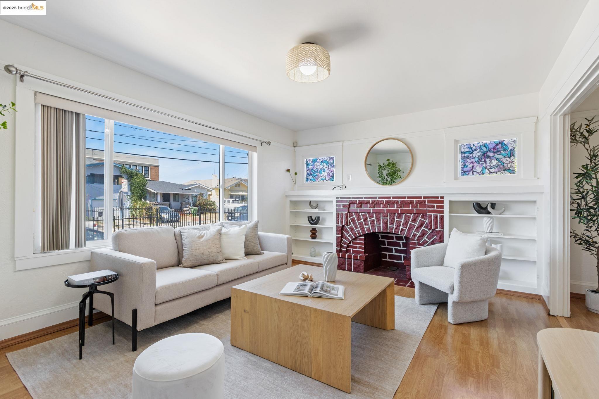 Detail Gallery Image 8 of 47 For 1700 64th Ave, Oakland,  CA 94621 - 2 Beds | 1 Baths