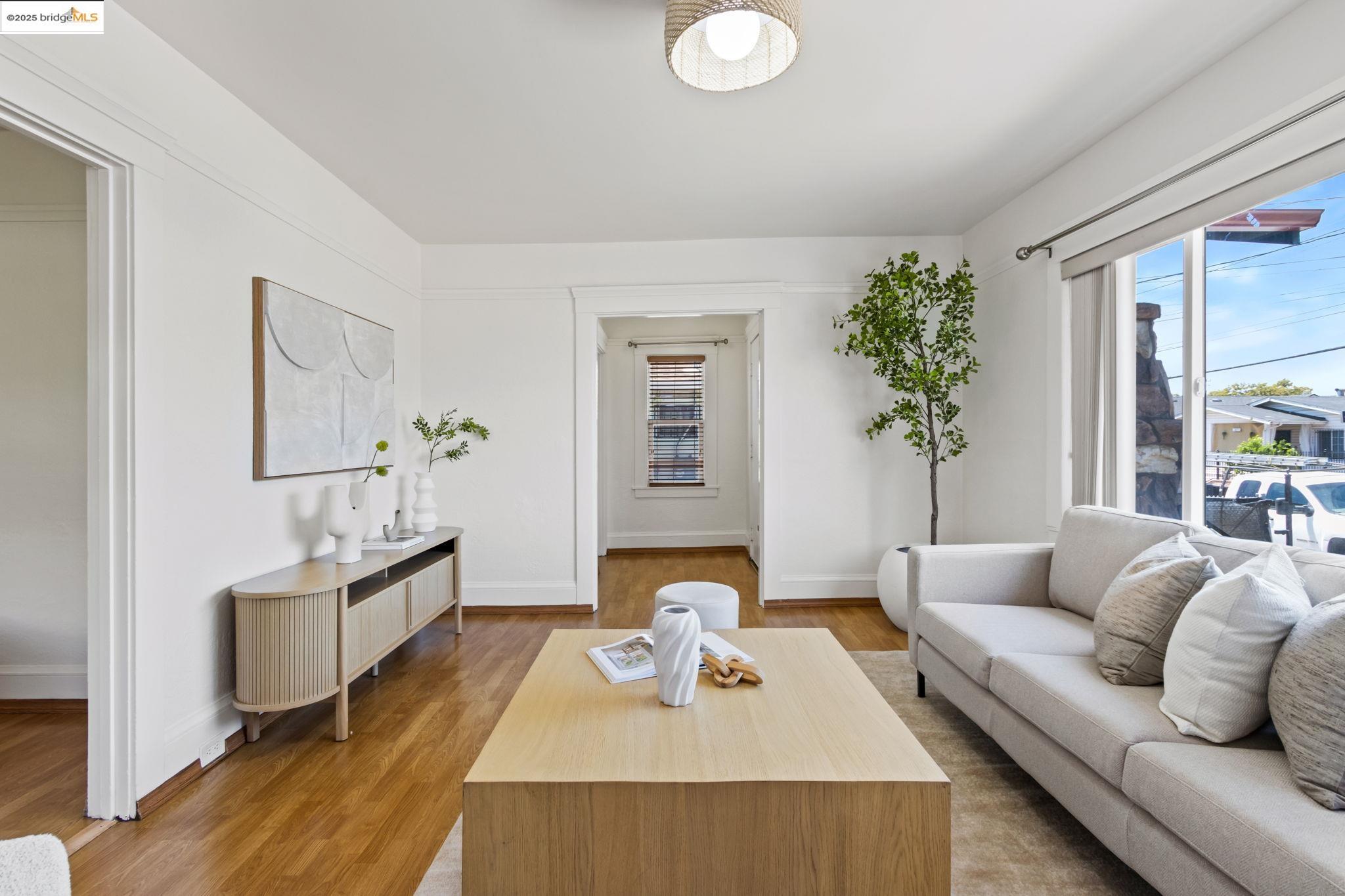 Detail Gallery Image 10 of 47 For 1700 64th Ave, Oakland,  CA 94621 - 2 Beds | 1 Baths
