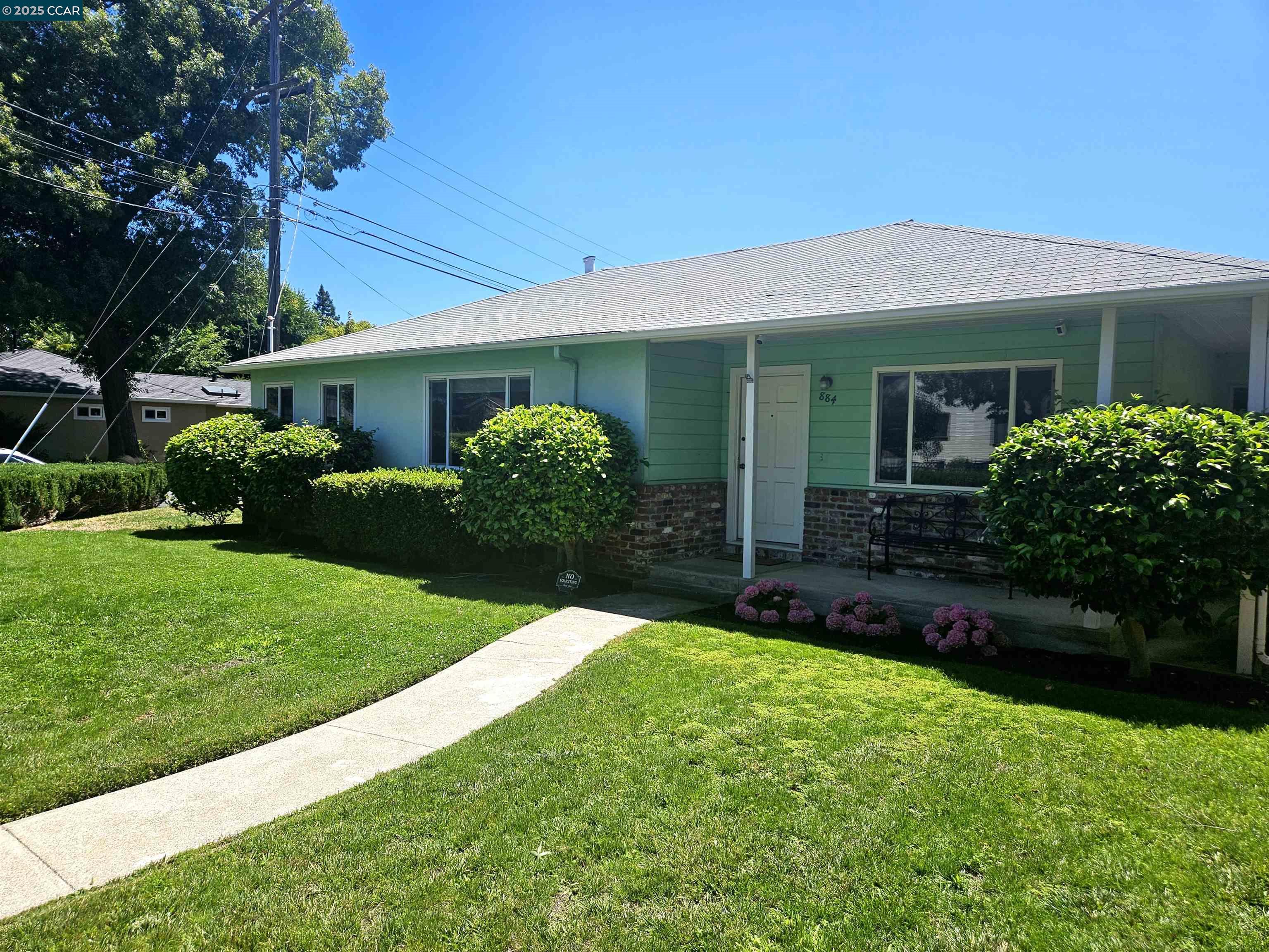 Detail Gallery Image 3 of 31 For 884 Juanita Dr, Lafayette,  CA 94595 - 4 Beds | 2 Baths