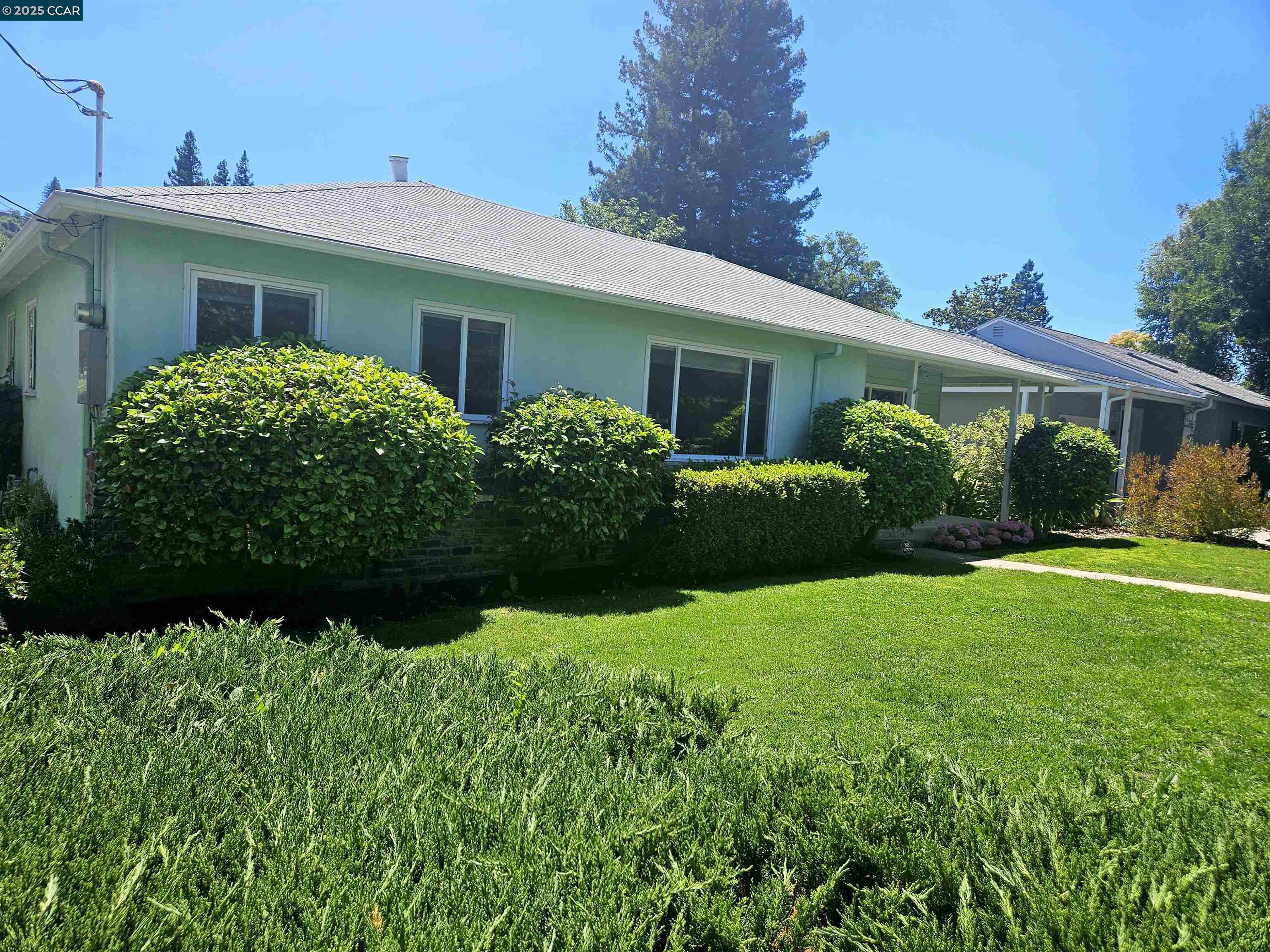 Detail Gallery Image 4 of 31 For 884 Juanita Dr, Lafayette,  CA 94595 - 4 Beds | 2 Baths