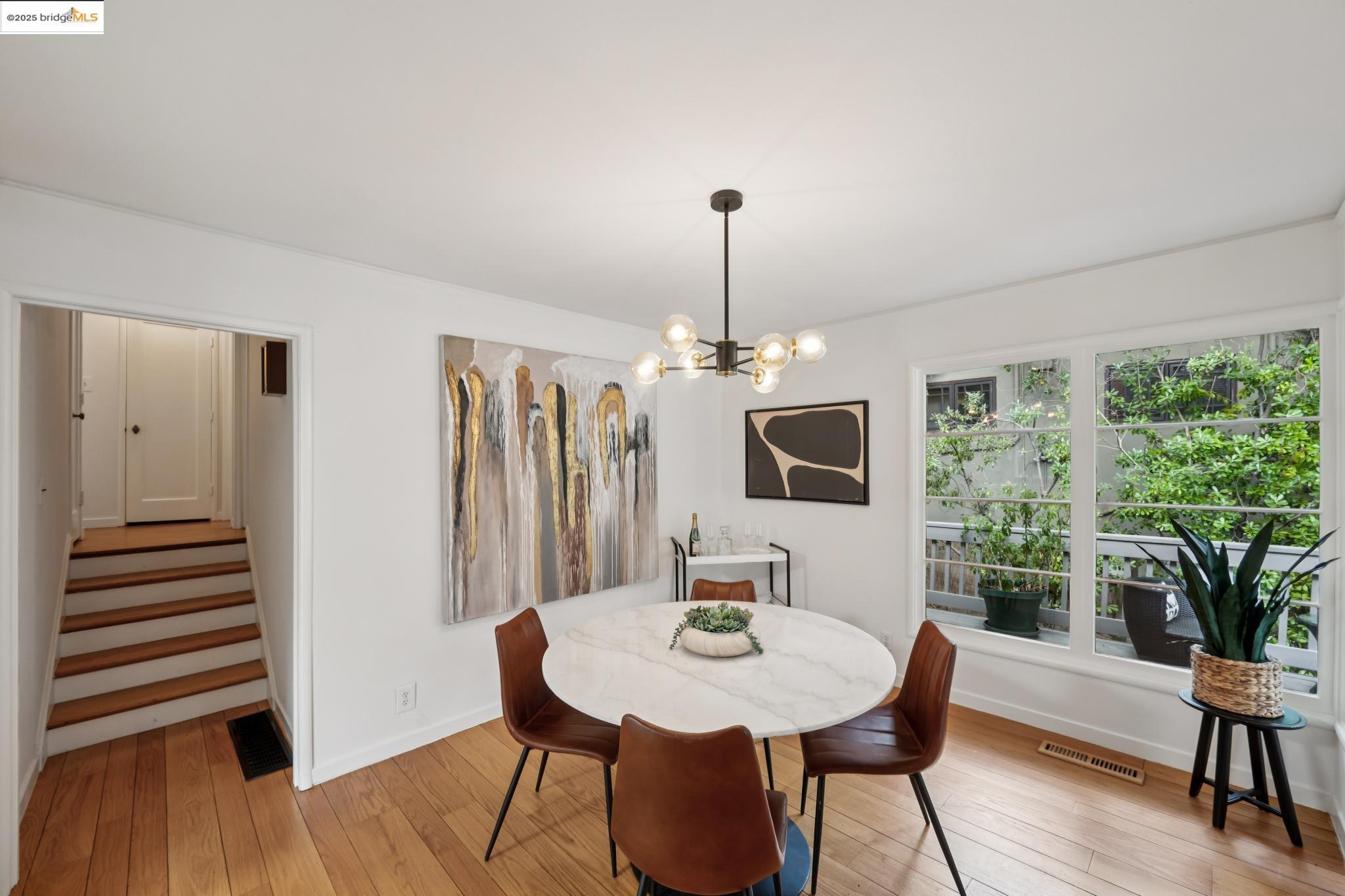 Detail Gallery Image 17 of 51 For 679 Mandana Blvd, Oakland,  CA 94610 - 3 Beds | 2 Baths